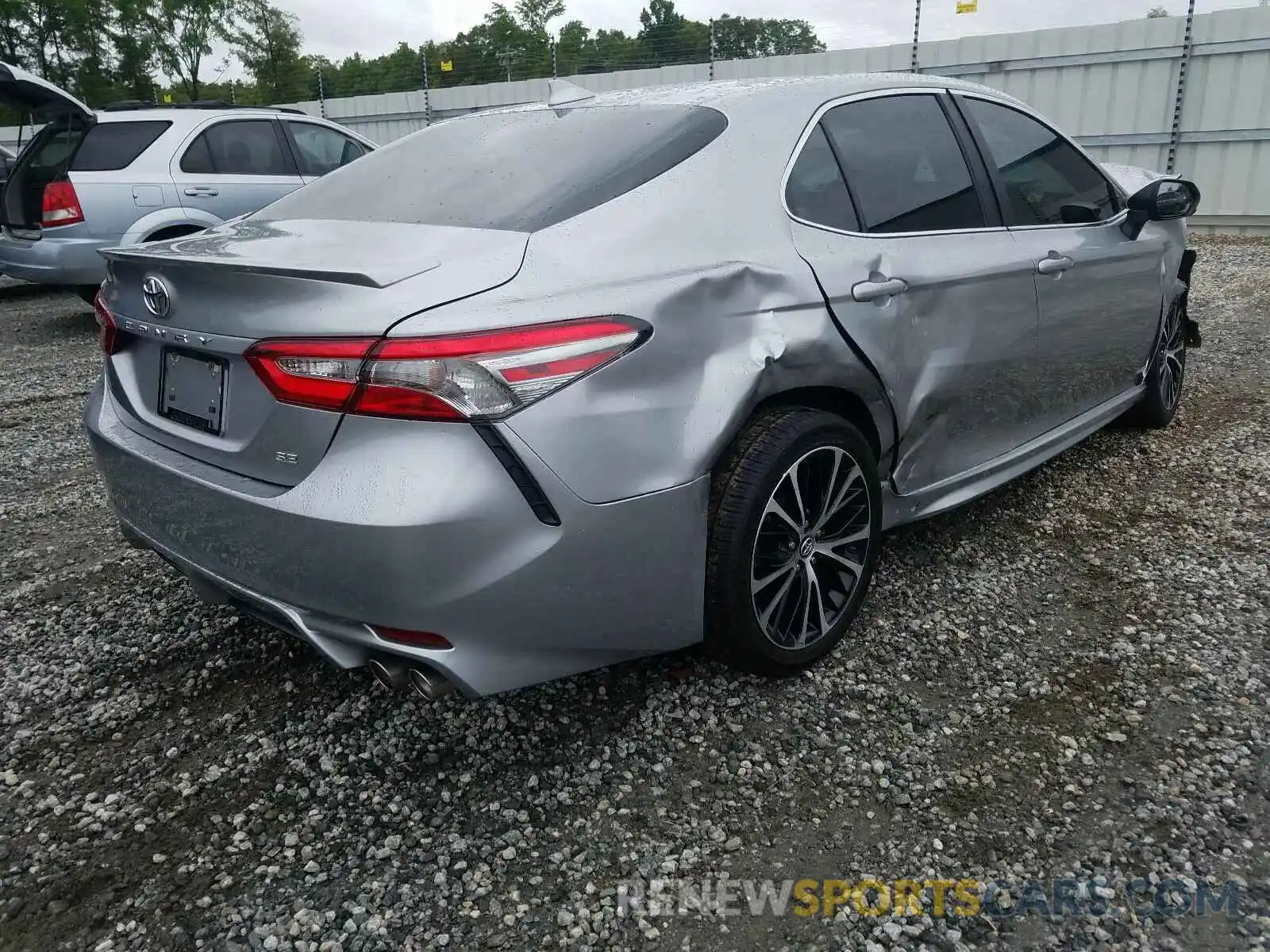 4 Photograph of a damaged car 4T1B11HK7KU694906 TOYOTA CAMRY 2019