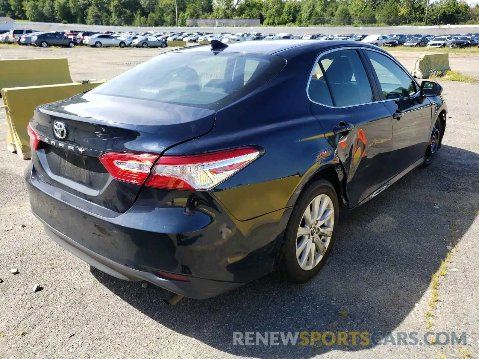 4 Photograph of a damaged car 4T1B11HK7KU695764 TOYOTA CAMRY 2019