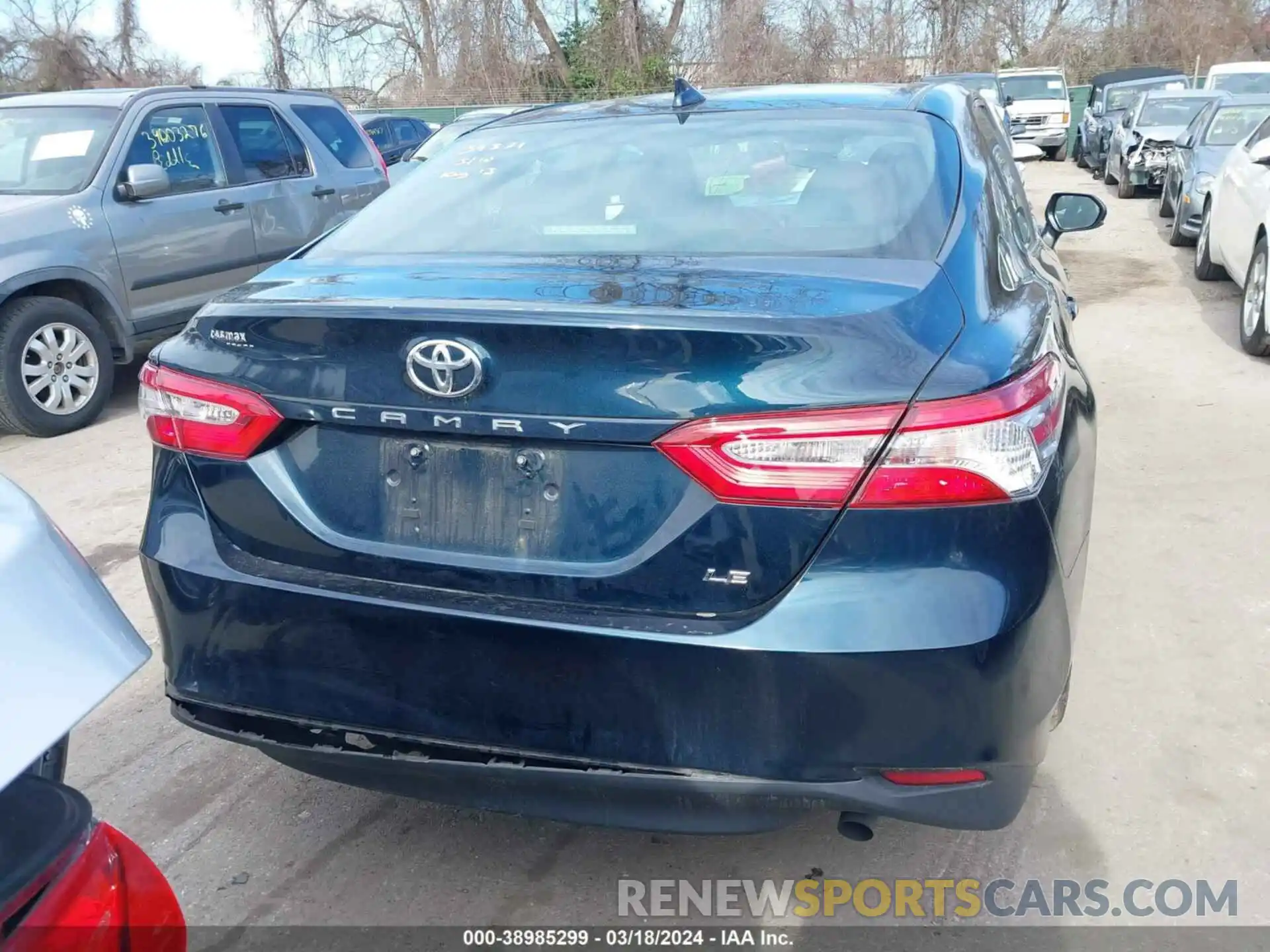 16 Photograph of a damaged car 4T1B11HK7KU696090 TOYOTA CAMRY 2019