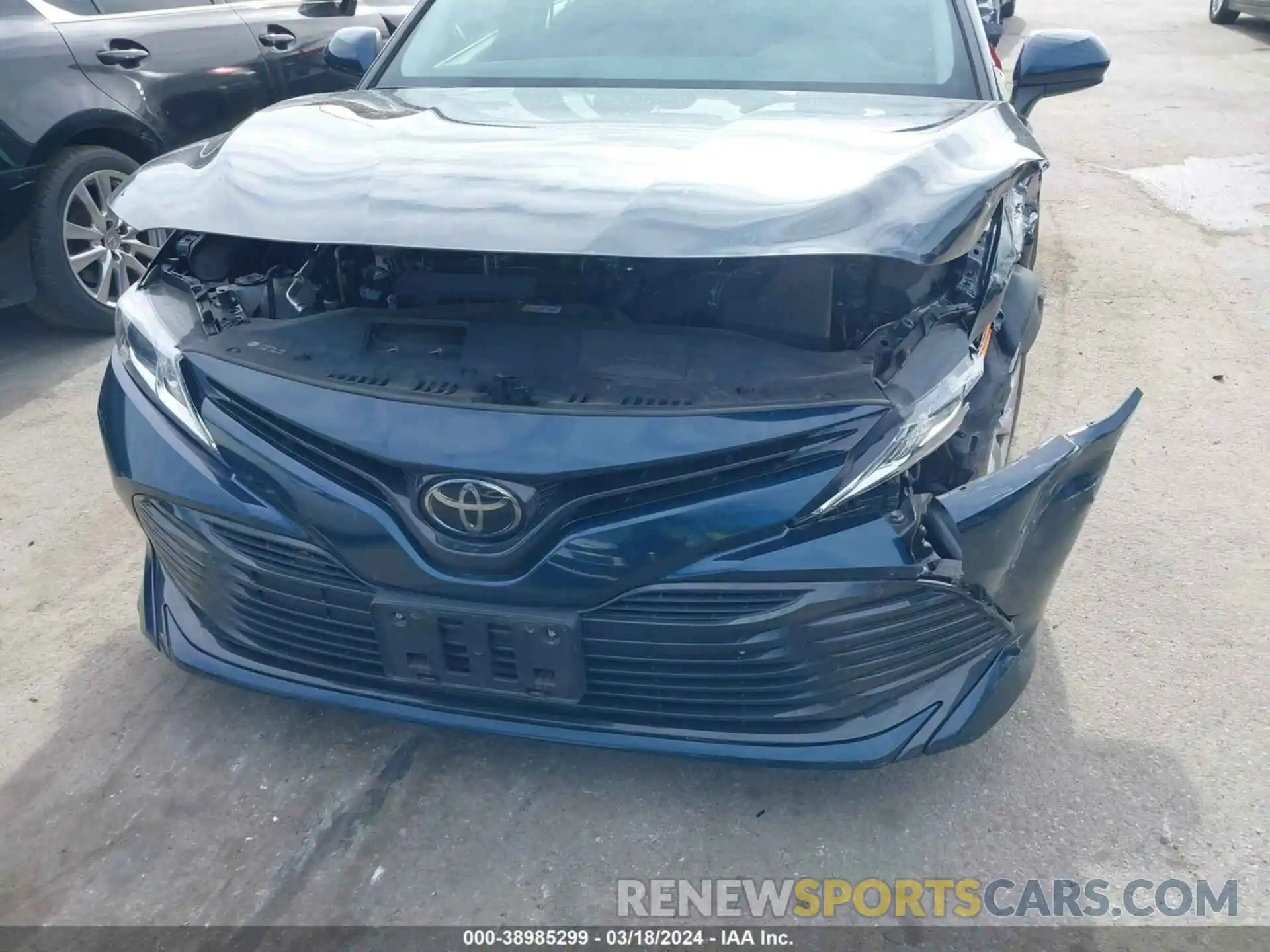 17 Photograph of a damaged car 4T1B11HK7KU696090 TOYOTA CAMRY 2019