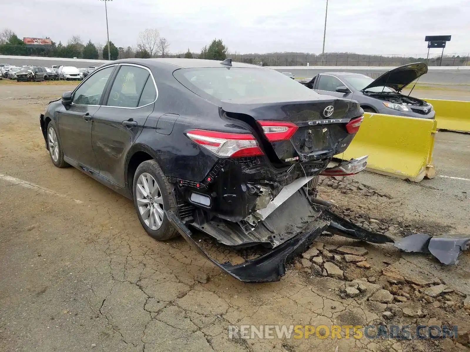 3 Photograph of a damaged car 4T1B11HK7KU696994 TOYOTA CAMRY 2019