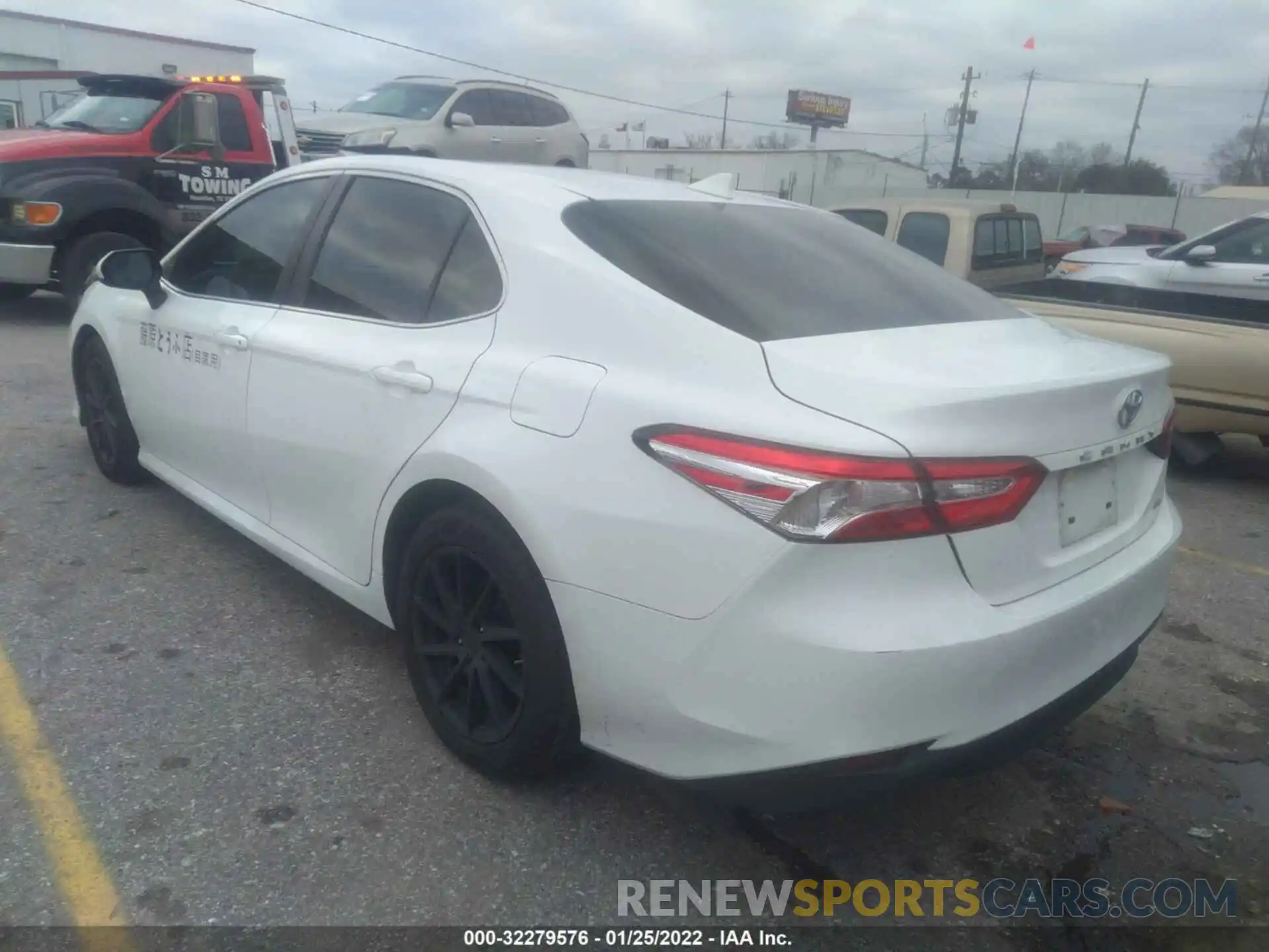 3 Photograph of a damaged car 4T1B11HK7KU697627 TOYOTA CAMRY 2019