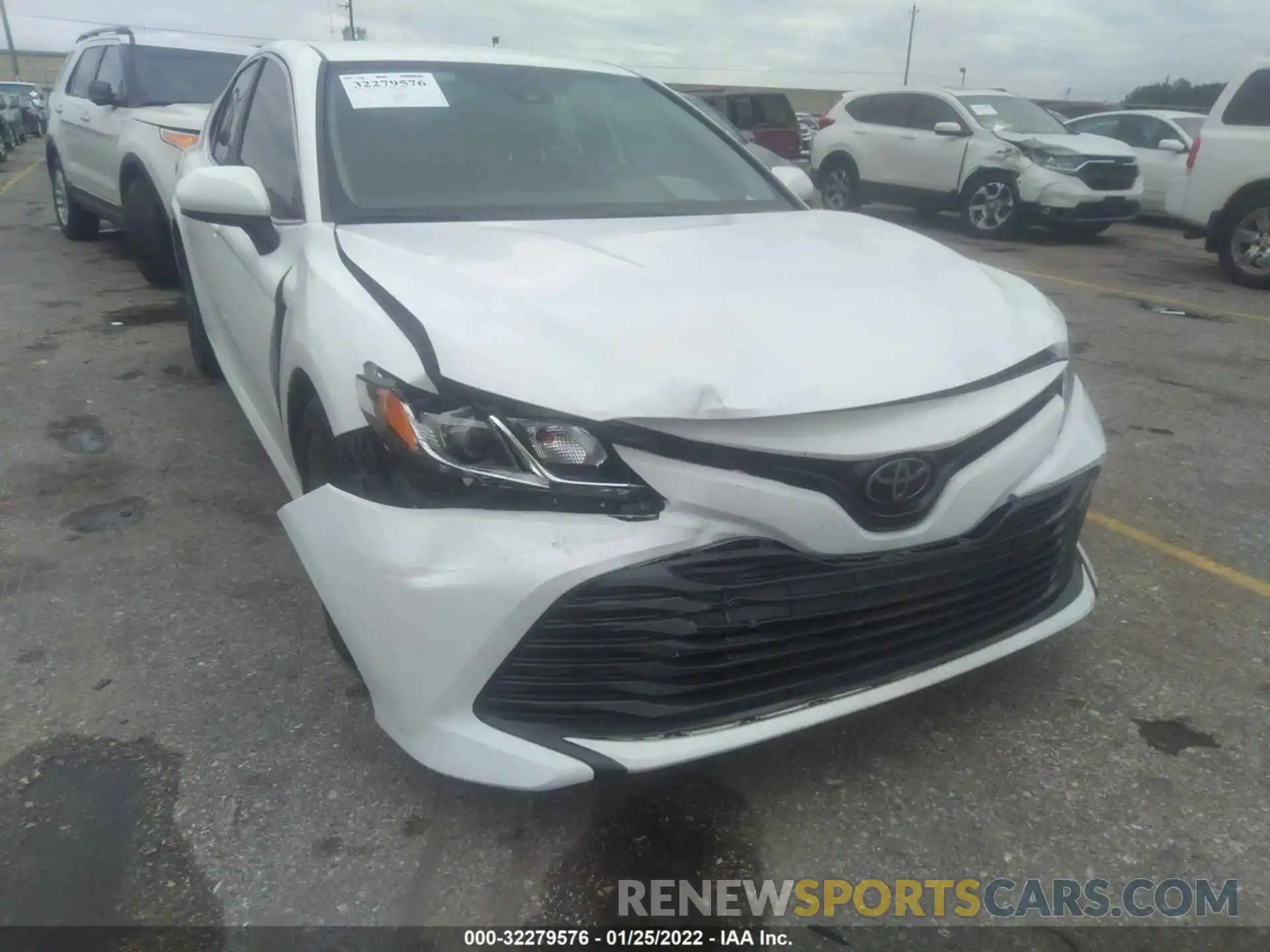 6 Photograph of a damaged car 4T1B11HK7KU697627 TOYOTA CAMRY 2019