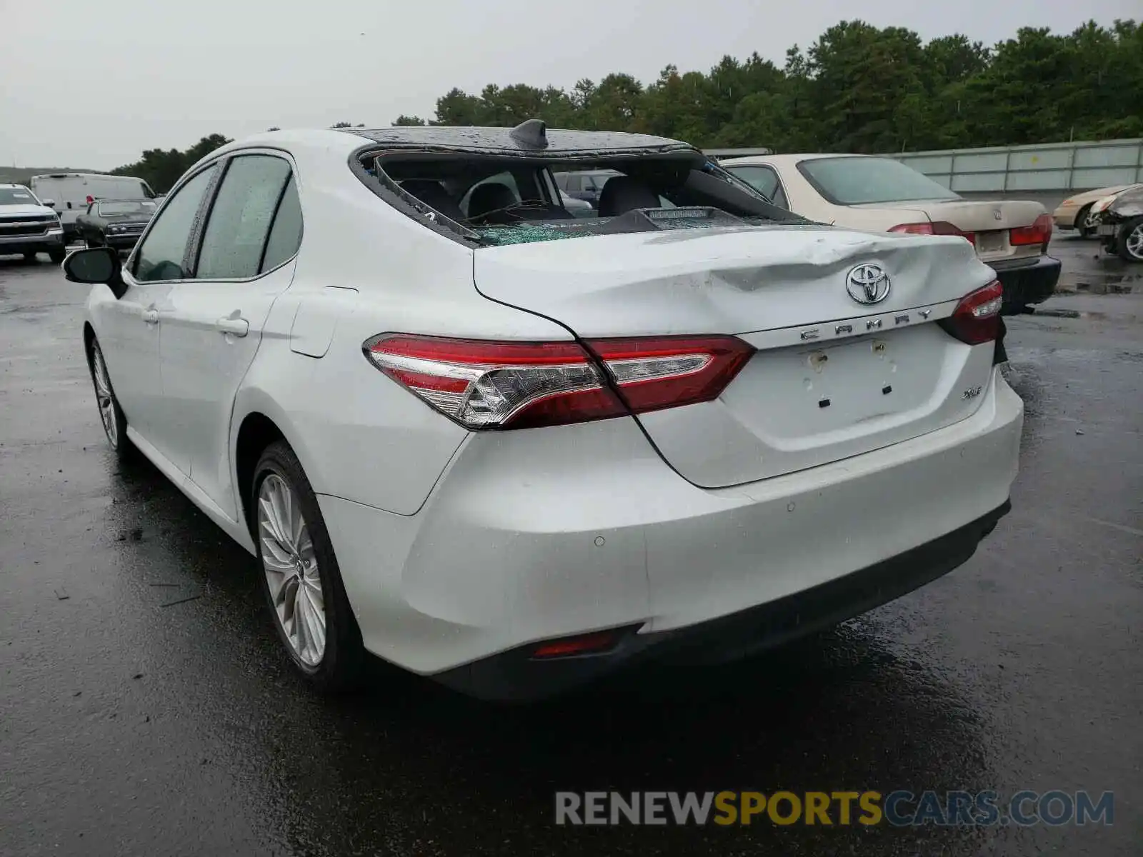 3 Photograph of a damaged car 4T1B11HK7KU699278 TOYOTA CAMRY 2019