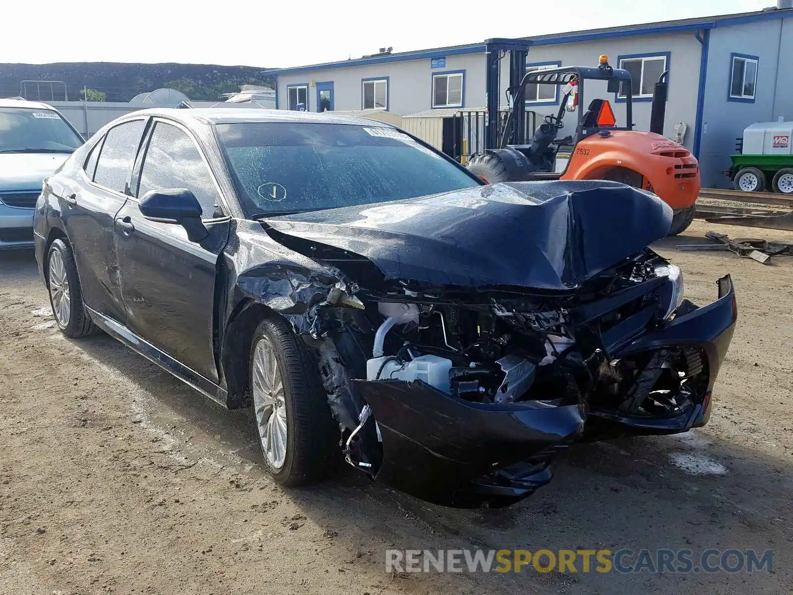 1 Photograph of a damaged car 4T1B11HK7KU704995 TOYOTA CAMRY 2019