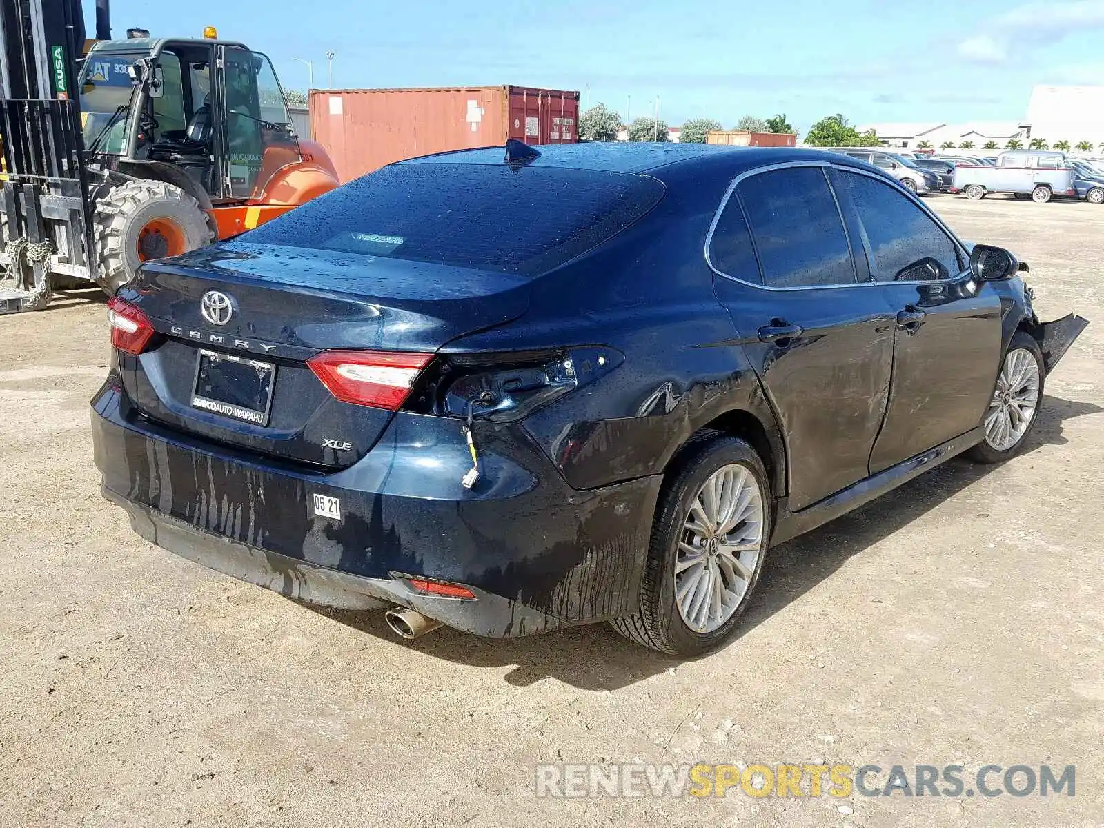 4 Photograph of a damaged car 4T1B11HK7KU704995 TOYOTA CAMRY 2019