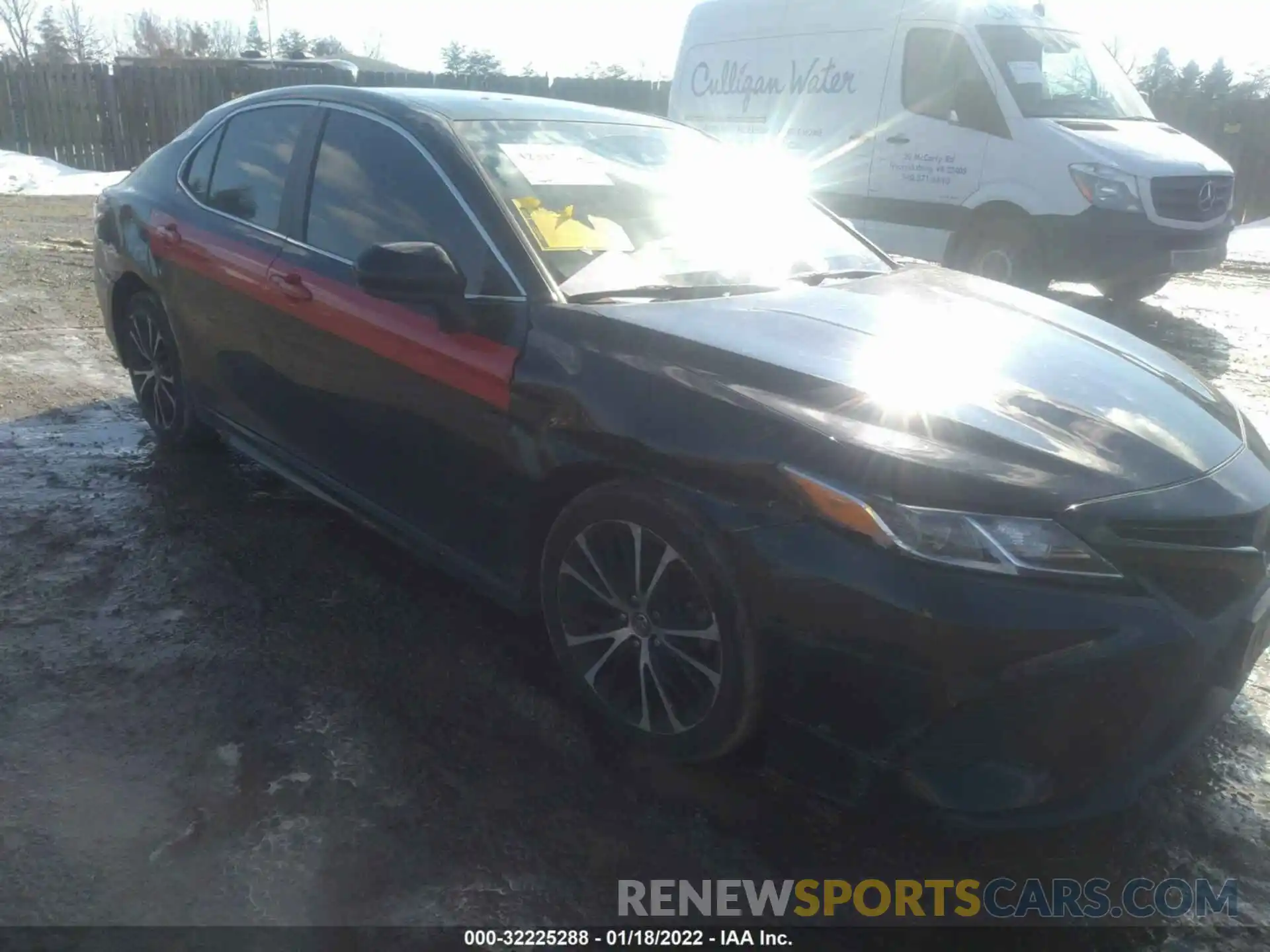 1 Photograph of a damaged car 4T1B11HK7KU707797 TOYOTA CAMRY 2019