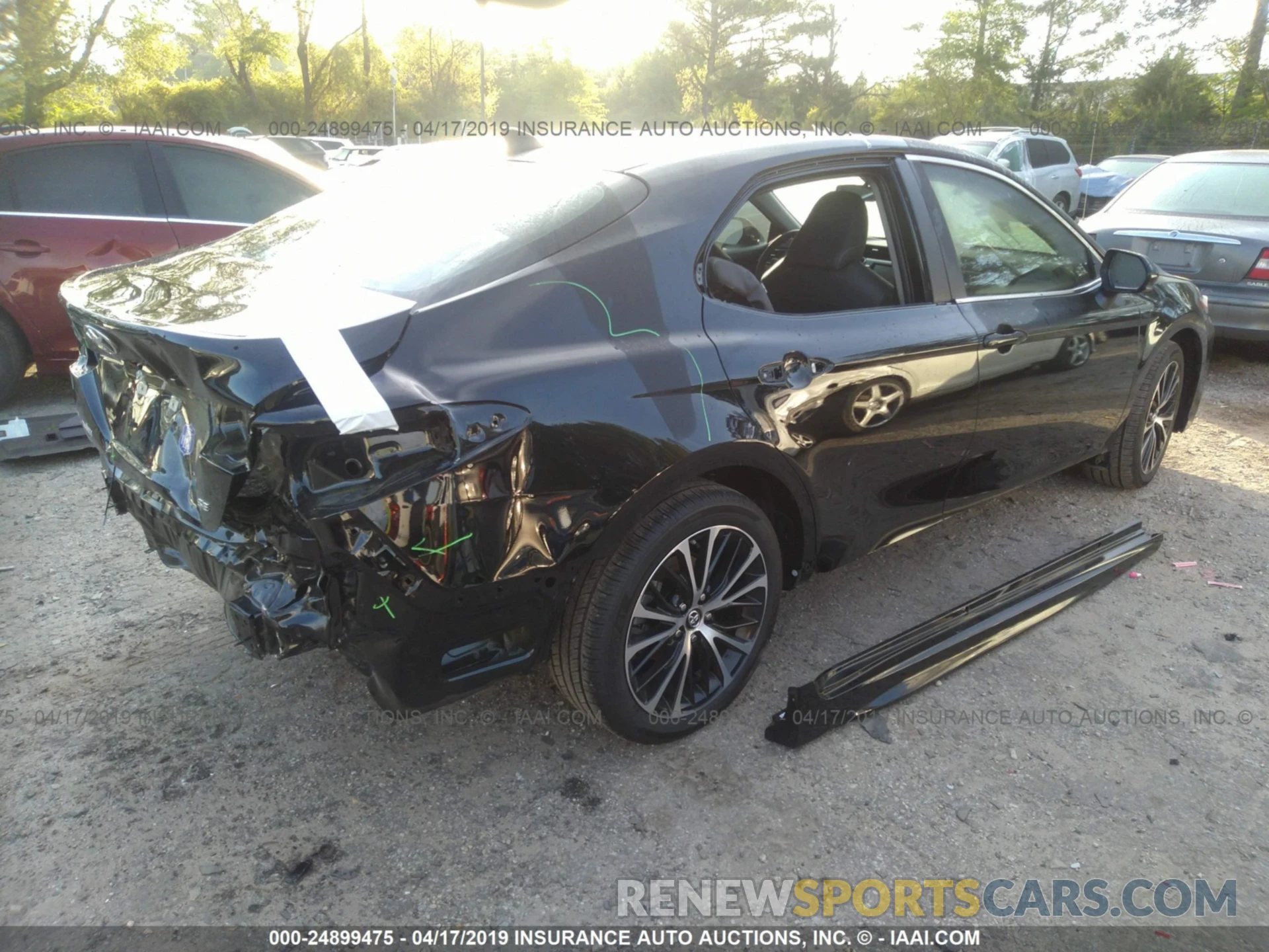 4 Photograph of a damaged car 4T1B11HK7KU708027 TOYOTA CAMRY 2019