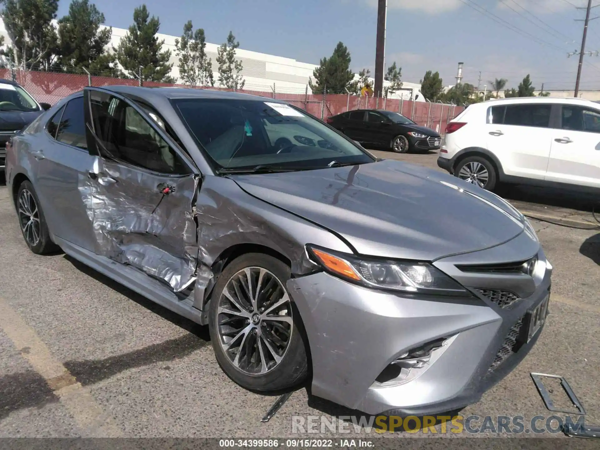 1 Photograph of a damaged car 4T1B11HK7KU711171 TOYOTA CAMRY 2019