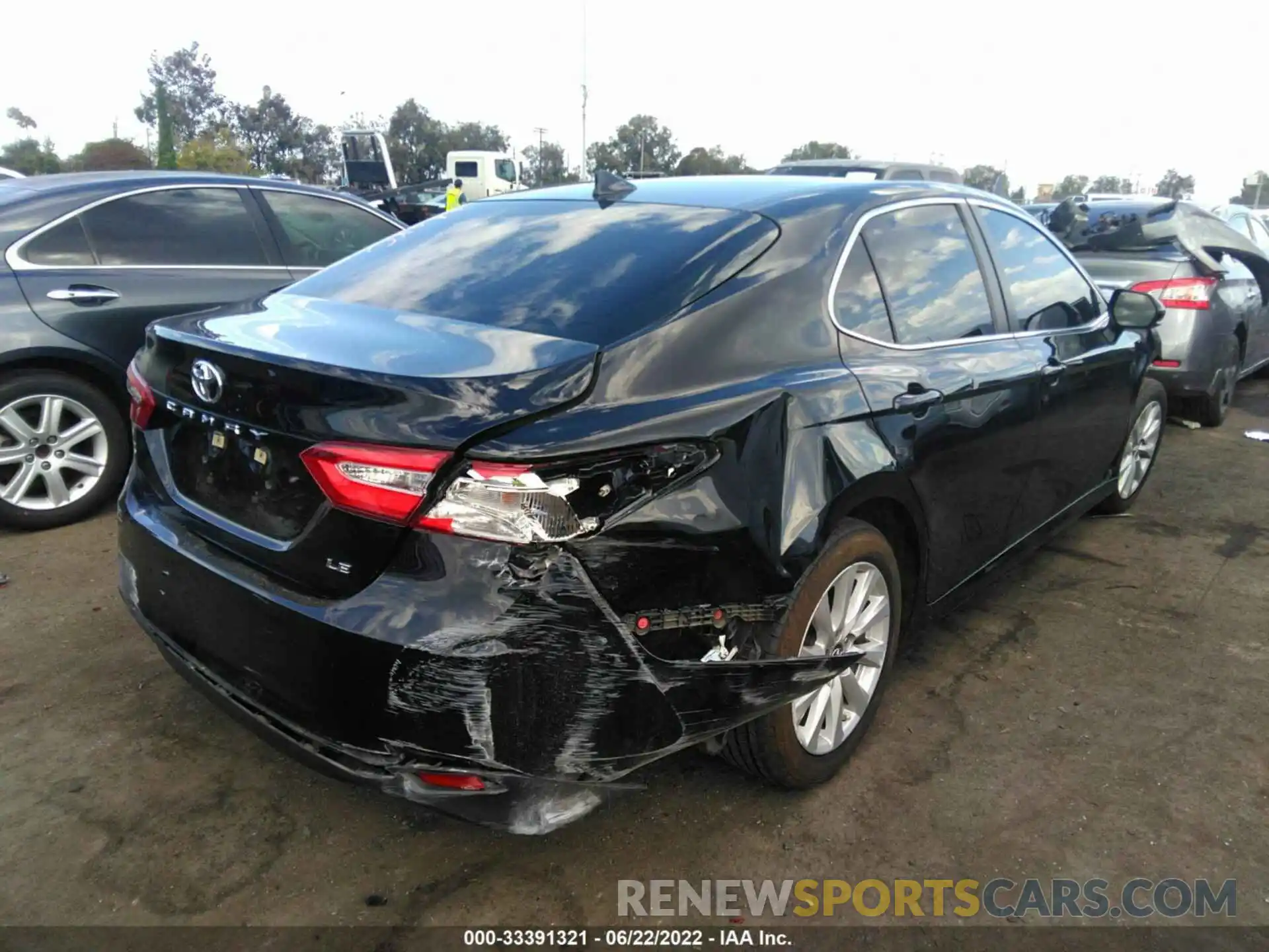 4 Photograph of a damaged car 4T1B11HK7KU713308 TOYOTA CAMRY 2019