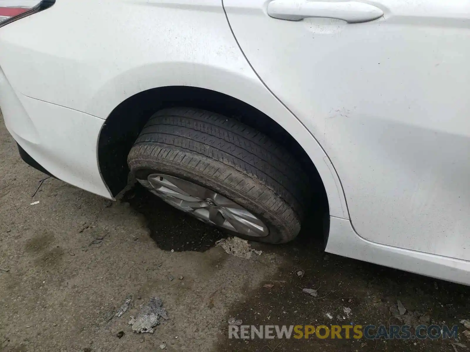 9 Photograph of a damaged car 4T1B11HK7KU718153 TOYOTA CAMRY 2019