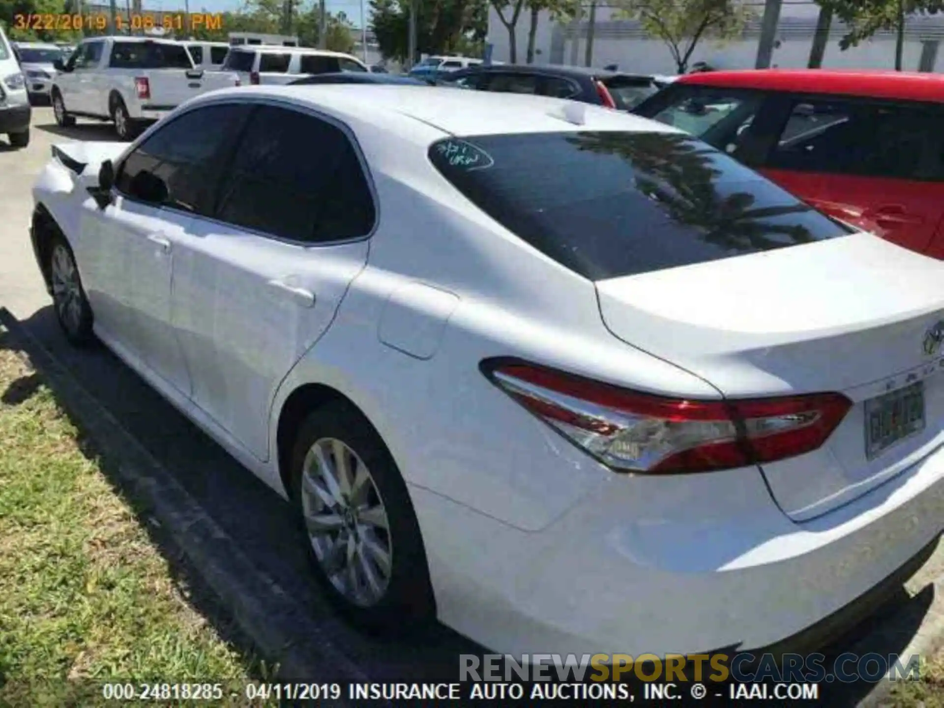 3 Photograph of a damaged car 4T1B11HK7KU720744 TOYOTA CAMRY 2019