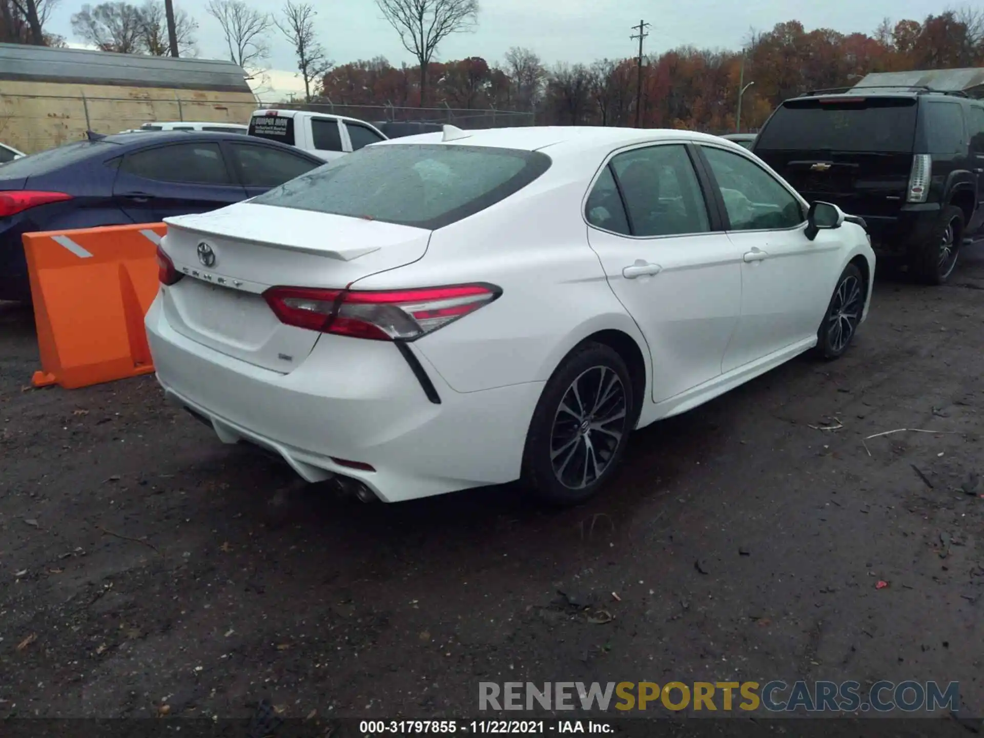 4 Photograph of a damaged car 4T1B11HK7KU721263 TOYOTA CAMRY 2019