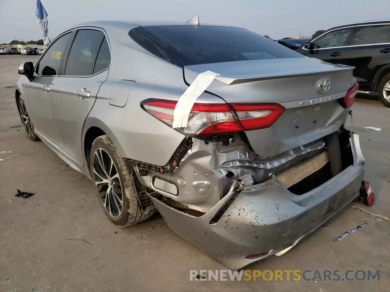 3 Photograph of a damaged car 4T1B11HK7KU724163 TOYOTA CAMRY 2019