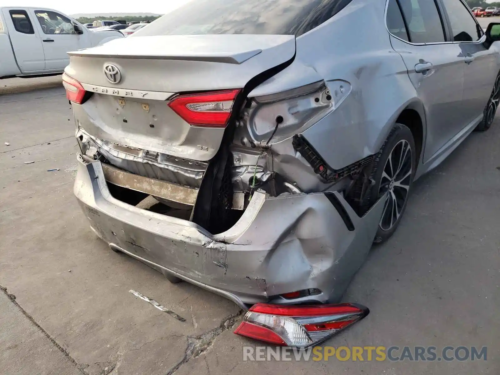 9 Photograph of a damaged car 4T1B11HK7KU724163 TOYOTA CAMRY 2019