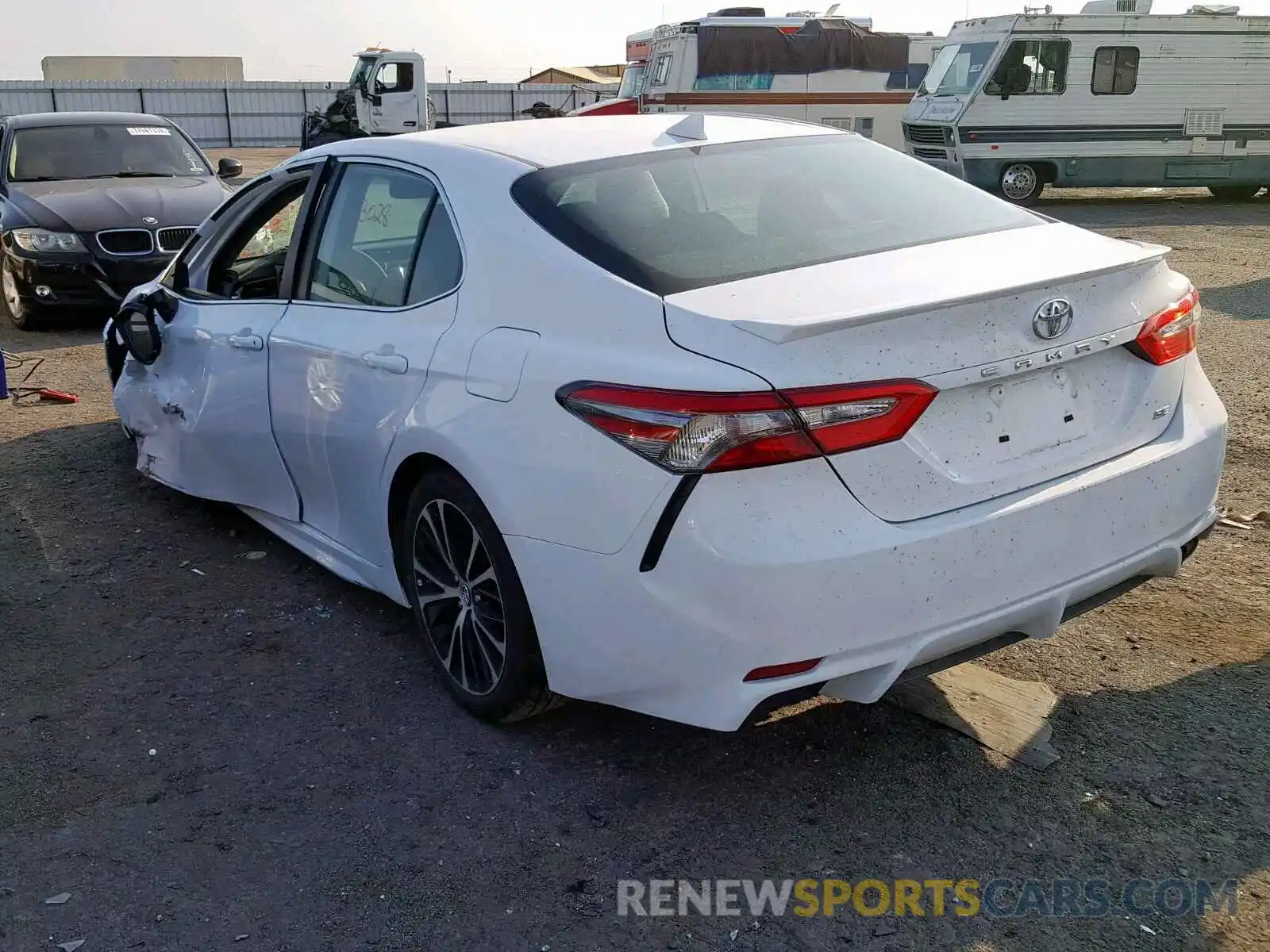 3 Photograph of a damaged car 4T1B11HK7KU726446 TOYOTA CAMRY 2019