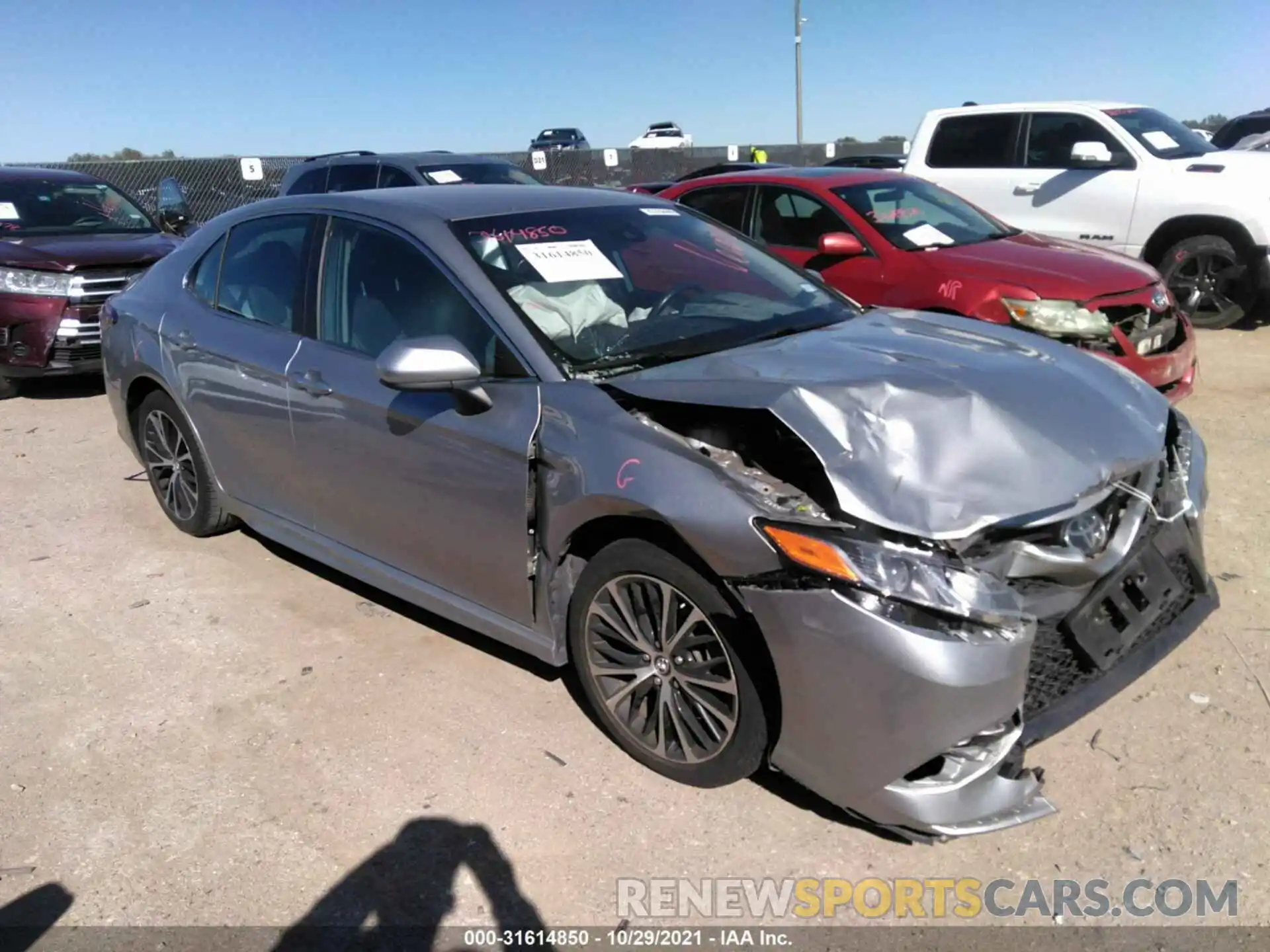 1 Photograph of a damaged car 4T1B11HK7KU730075 TOYOTA CAMRY 2019