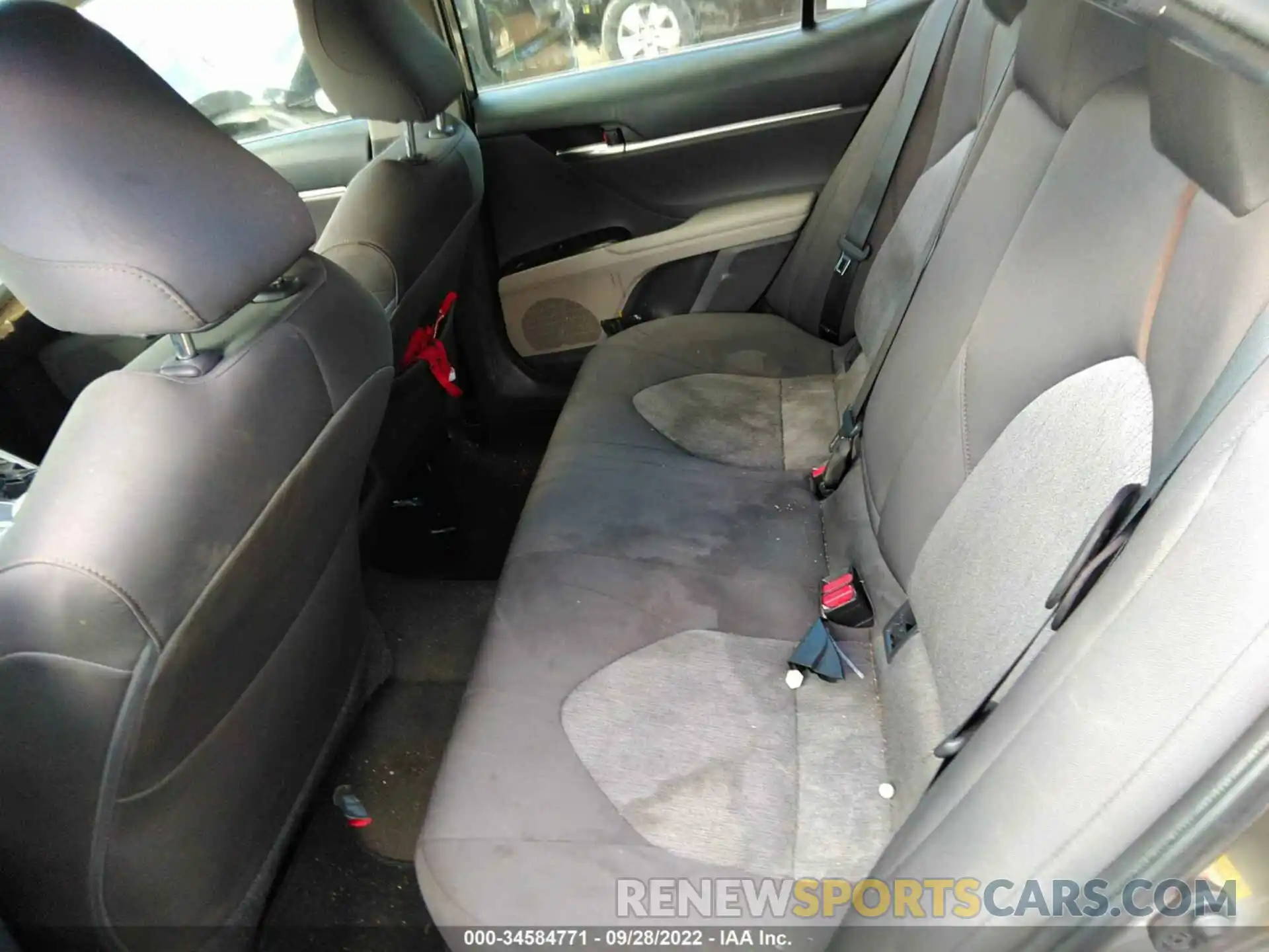 8 Photograph of a damaged car 4T1B11HK7KU730772 TOYOTA CAMRY 2019