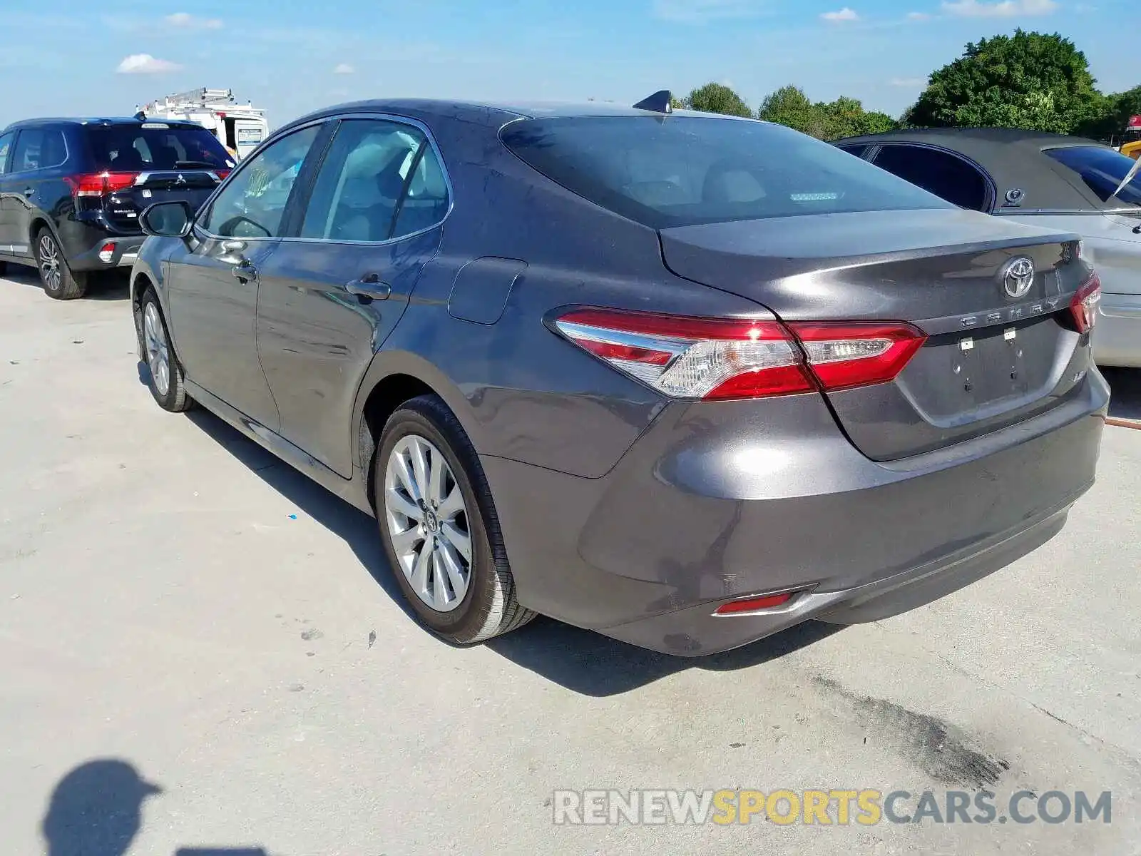 3 Photograph of a damaged car 4T1B11HK7KU732375 TOYOTA CAMRY 2019