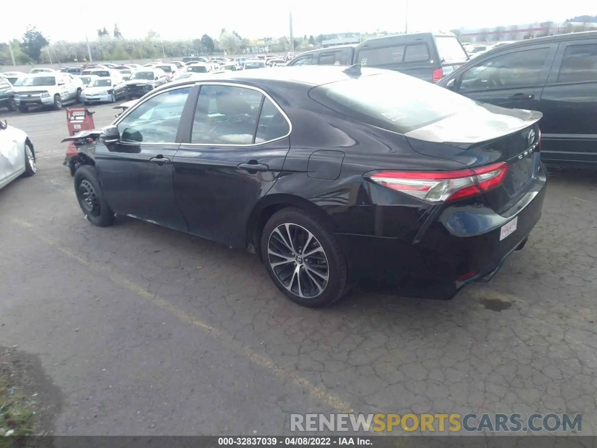 3 Photograph of a damaged car 4T1B11HK7KU732862 TOYOTA CAMRY 2019