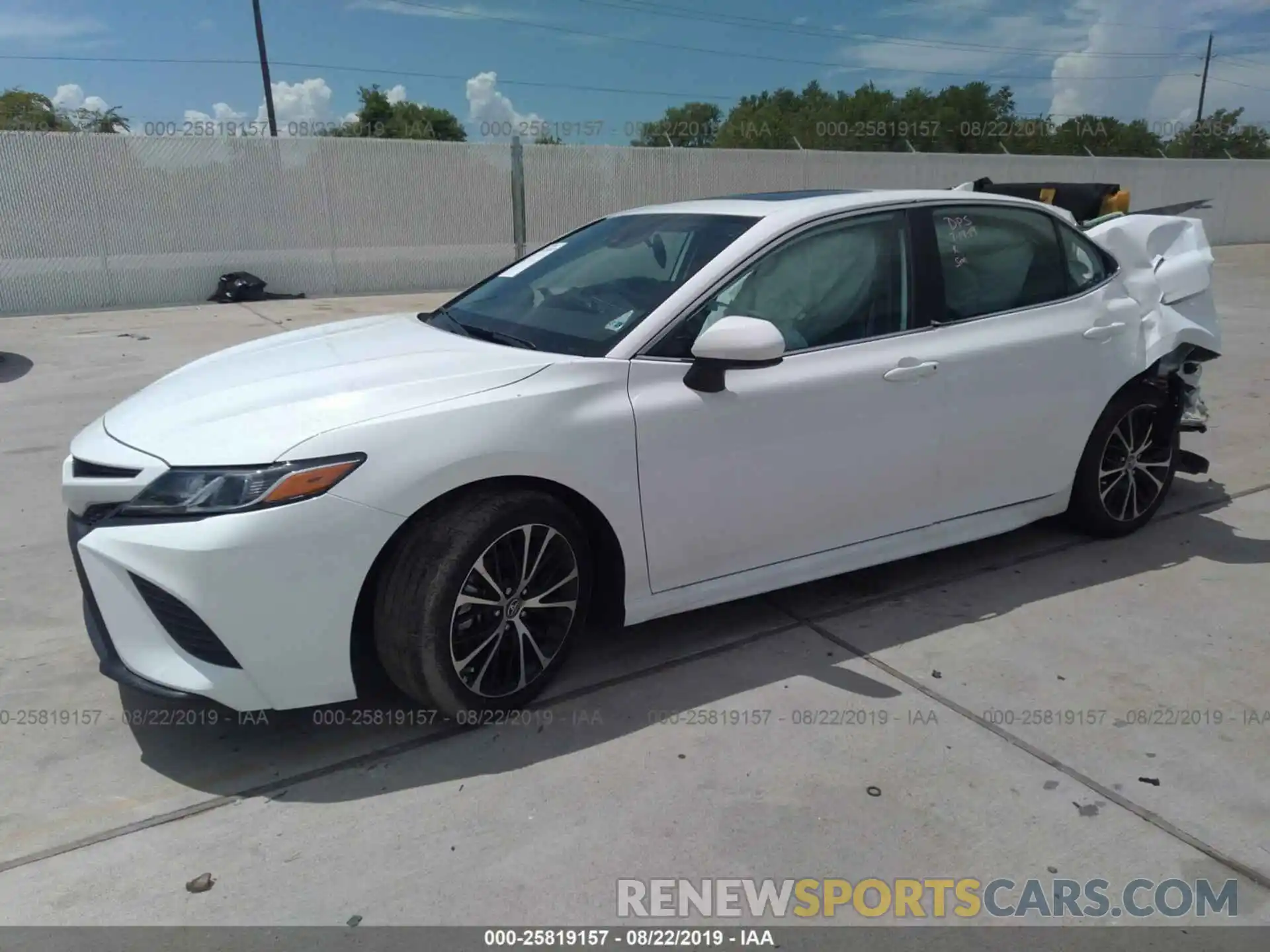 2 Photograph of a damaged car 4T1B11HK7KU733204 TOYOTA CAMRY 2019