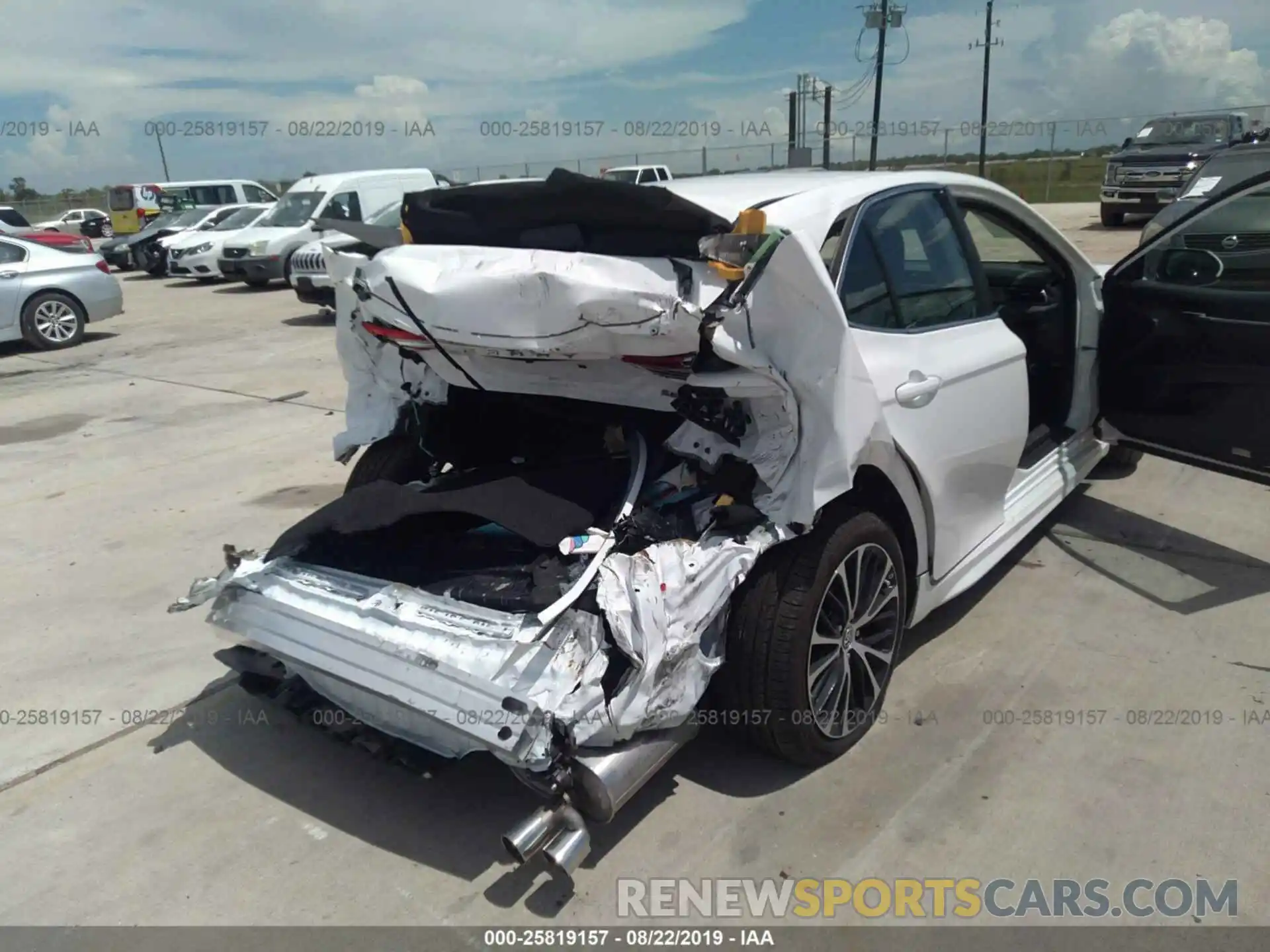 6 Photograph of a damaged car 4T1B11HK7KU733204 TOYOTA CAMRY 2019