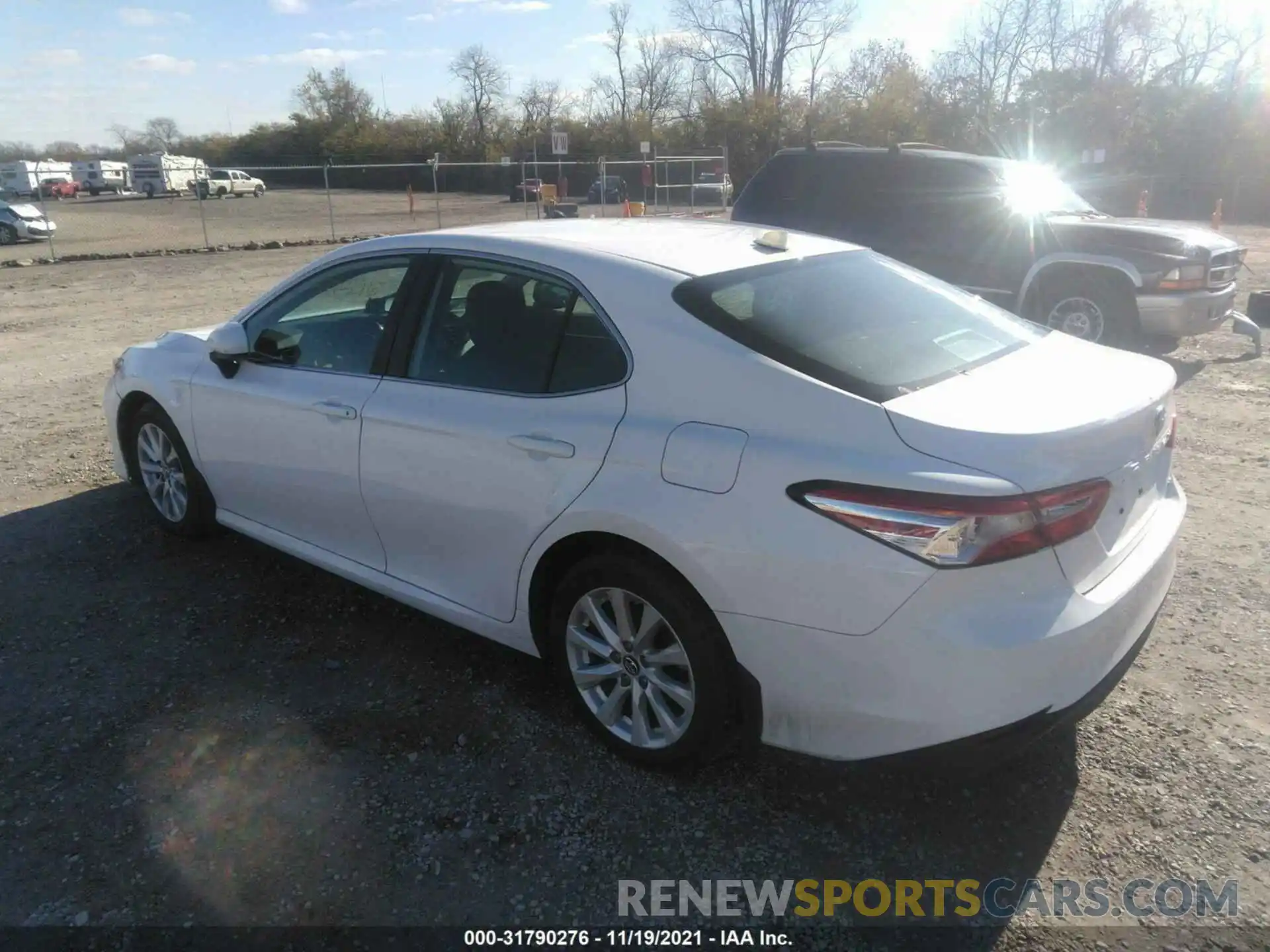 3 Photograph of a damaged car 4T1B11HK7KU733400 TOYOTA CAMRY 2019