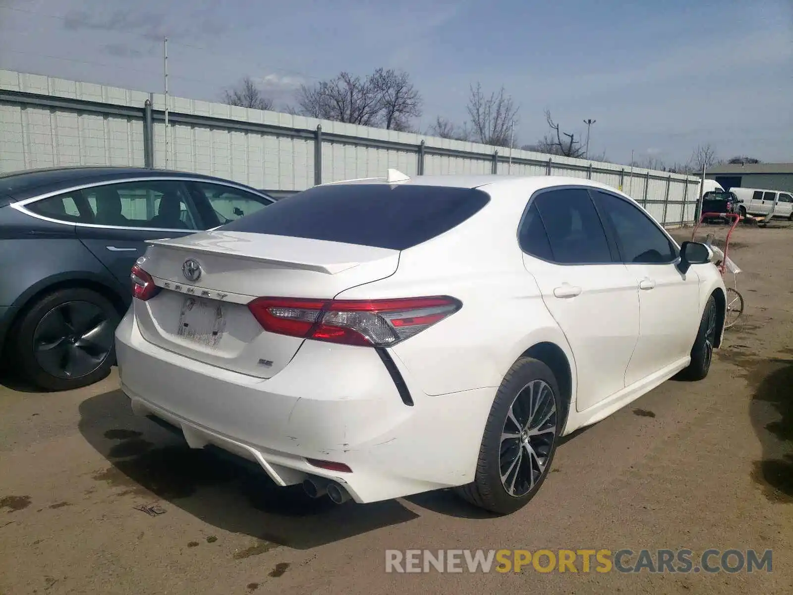 4 Фотография поврежденного автомобиля 4T1B11HK7KU734000 TOYOTA CAMRY 2019