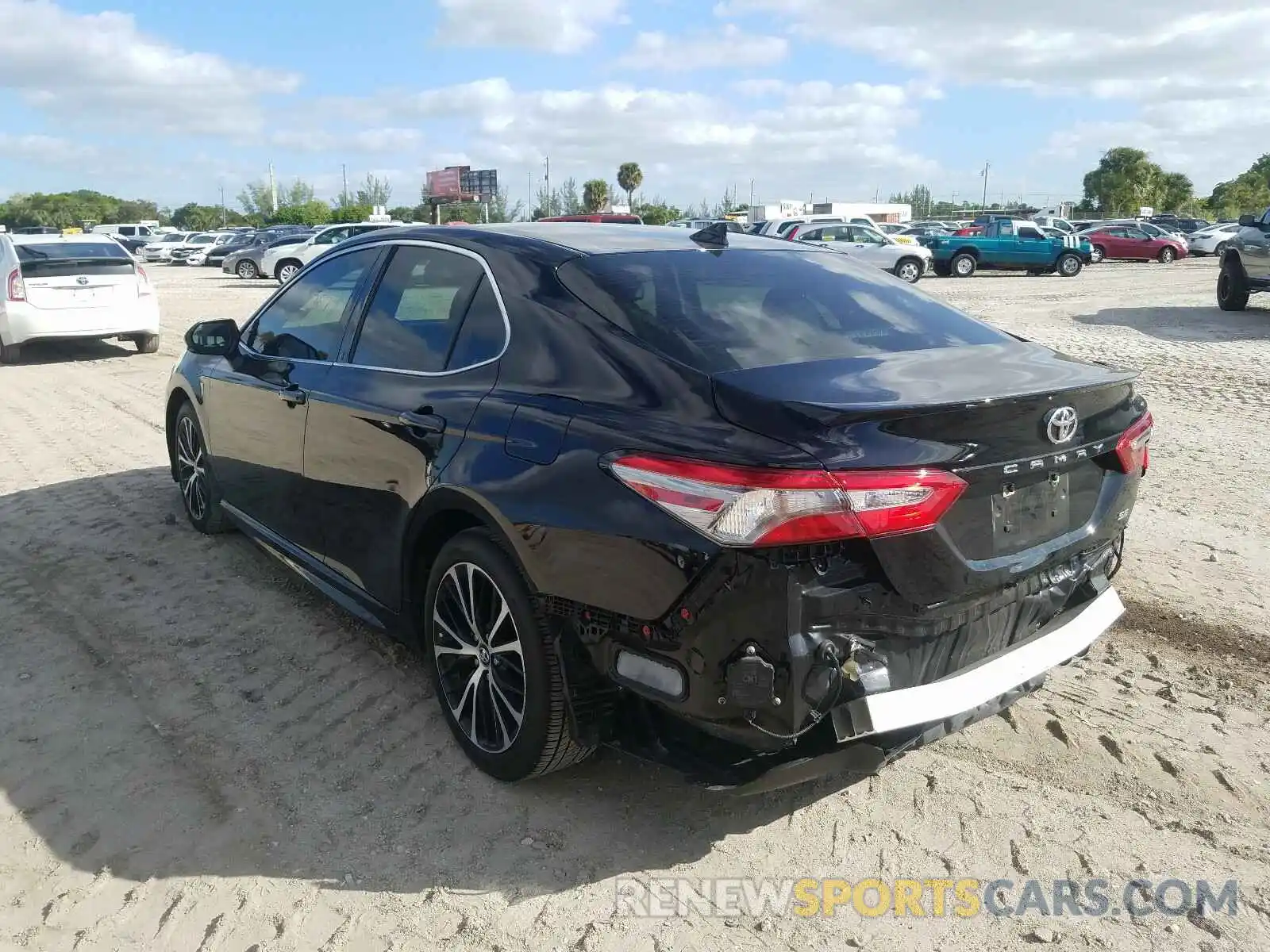 3 Photograph of a damaged car 4T1B11HK7KU738404 TOYOTA CAMRY 2019