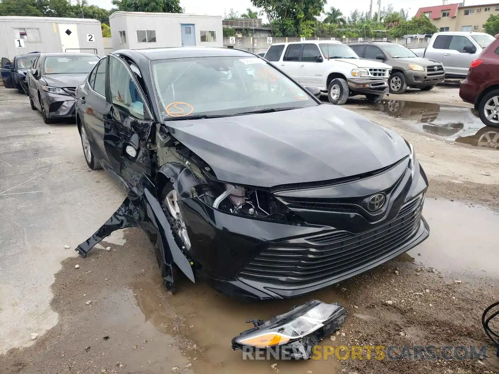 1 Photograph of a damaged car 4T1B11HK7KU738421 TOYOTA CAMRY 2019