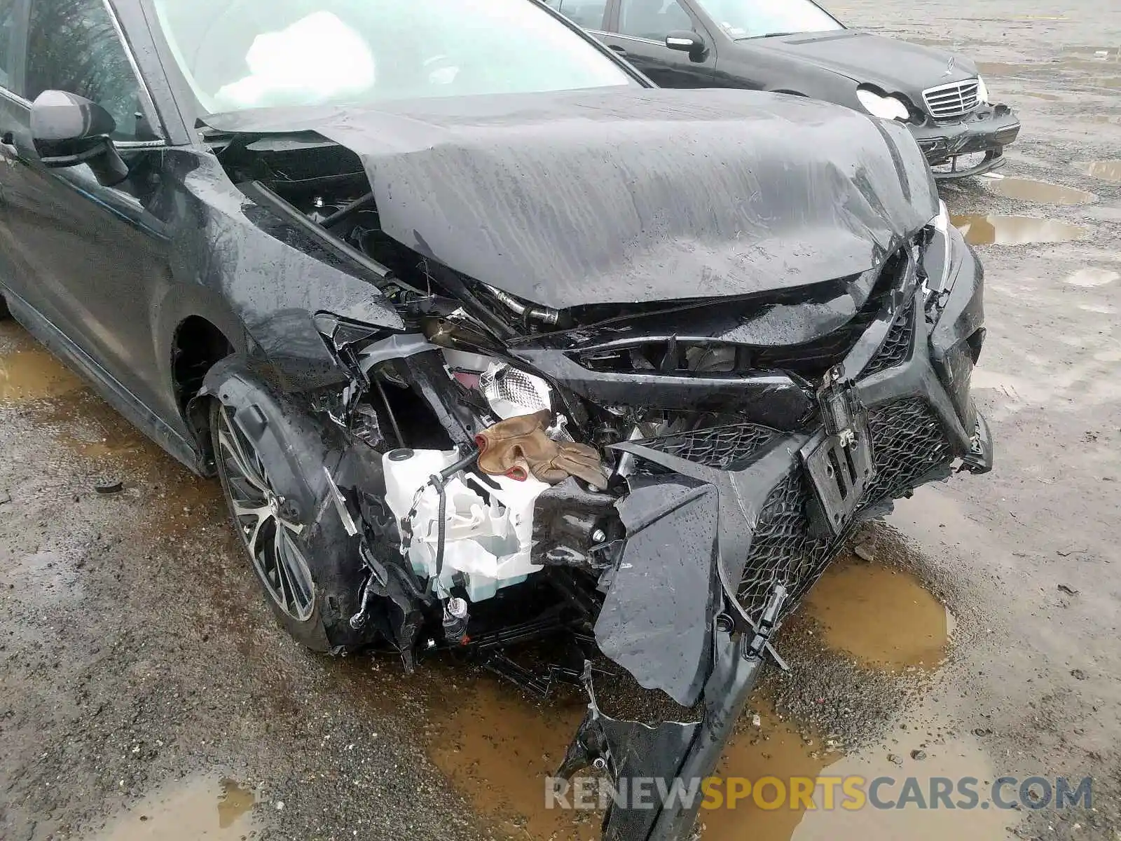 9 Photograph of a damaged car 4T1B11HK7KU739018 TOYOTA CAMRY 2019