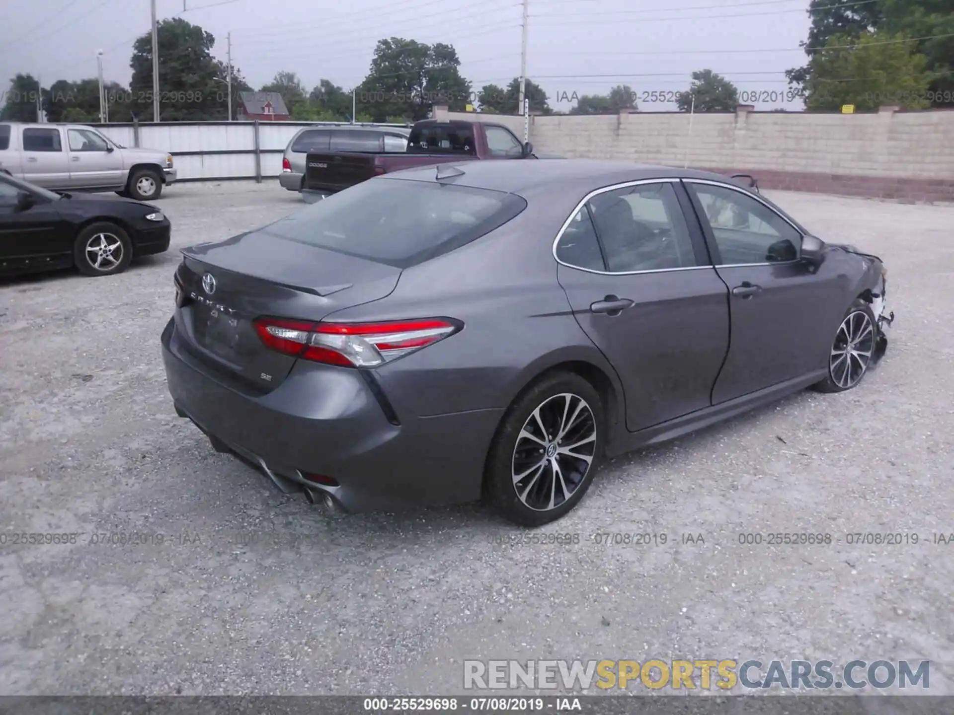 4 Photograph of a damaged car 4T1B11HK7KU739357 TOYOTA CAMRY 2019