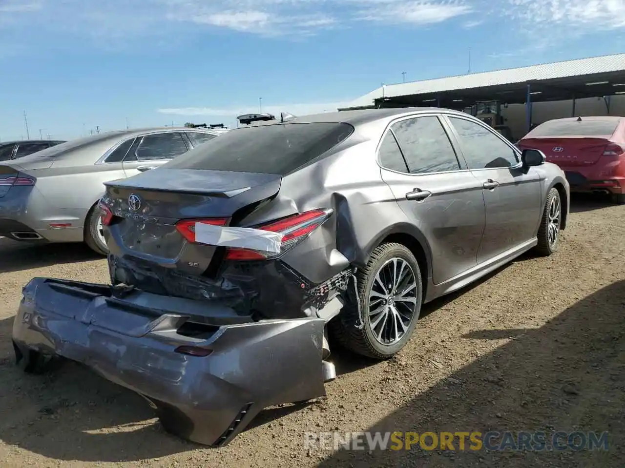 4 Photograph of a damaged car 4T1B11HK7KU741058 TOYOTA CAMRY 2019