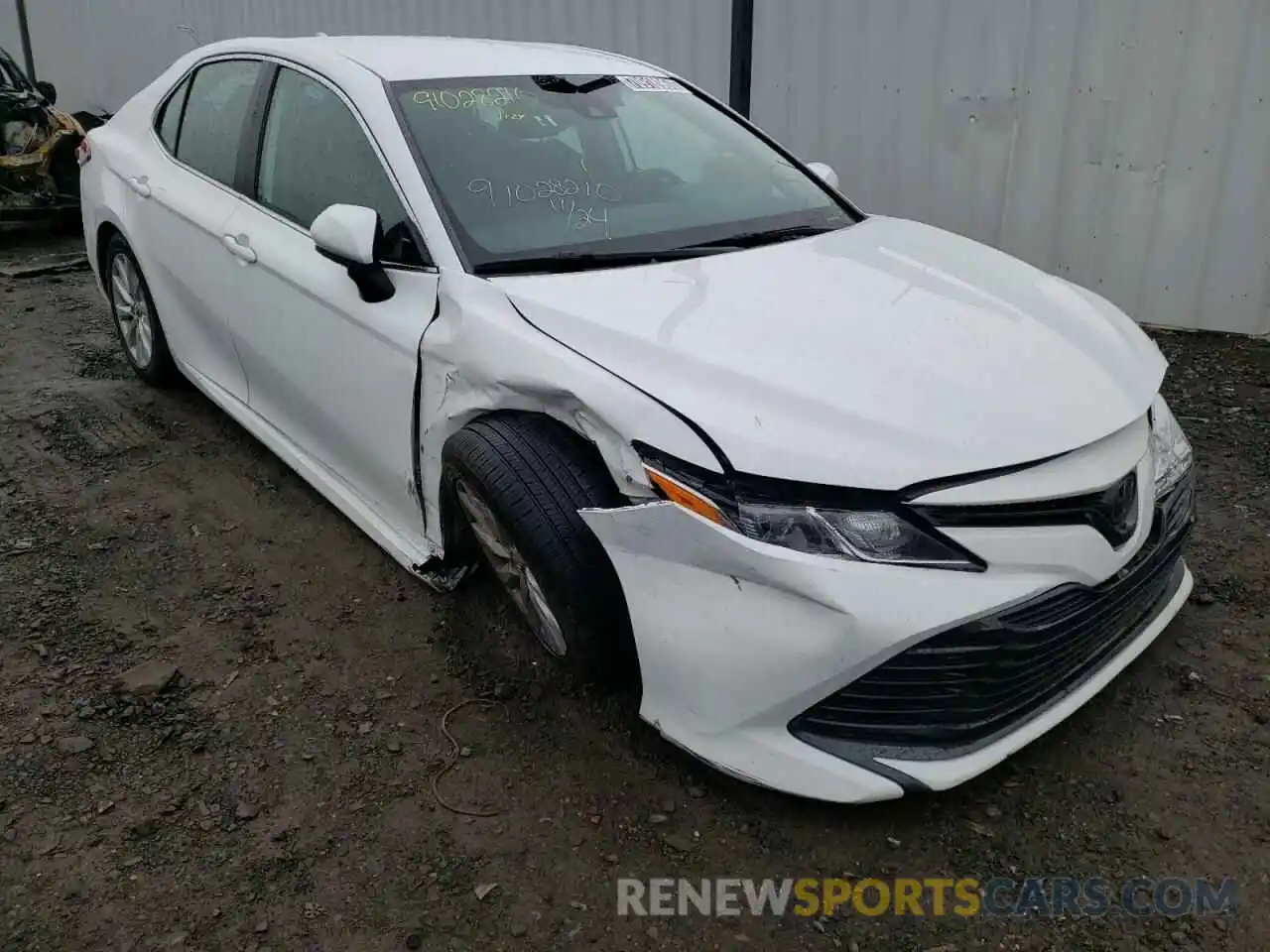 1 Photograph of a damaged car 4T1B11HK7KU744011 TOYOTA CAMRY 2019