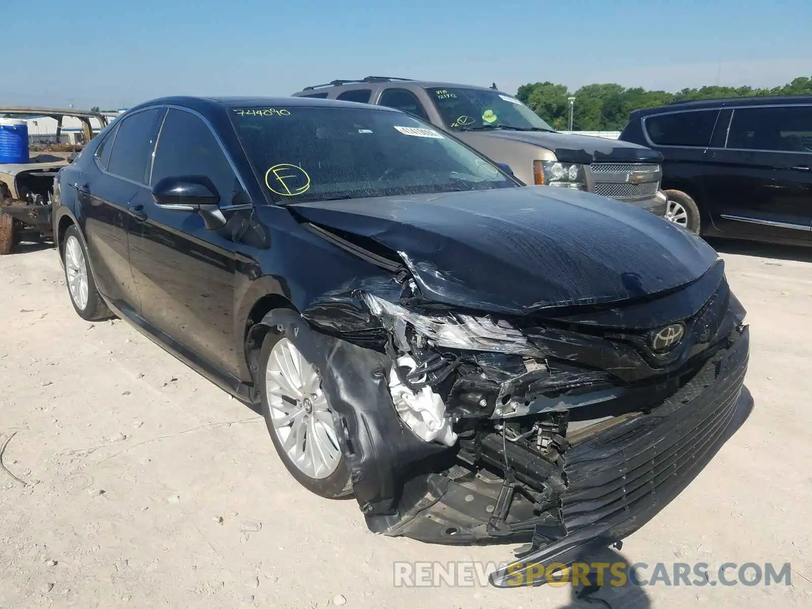 1 Photograph of a damaged car 4T1B11HK7KU744090 TOYOTA CAMRY 2019