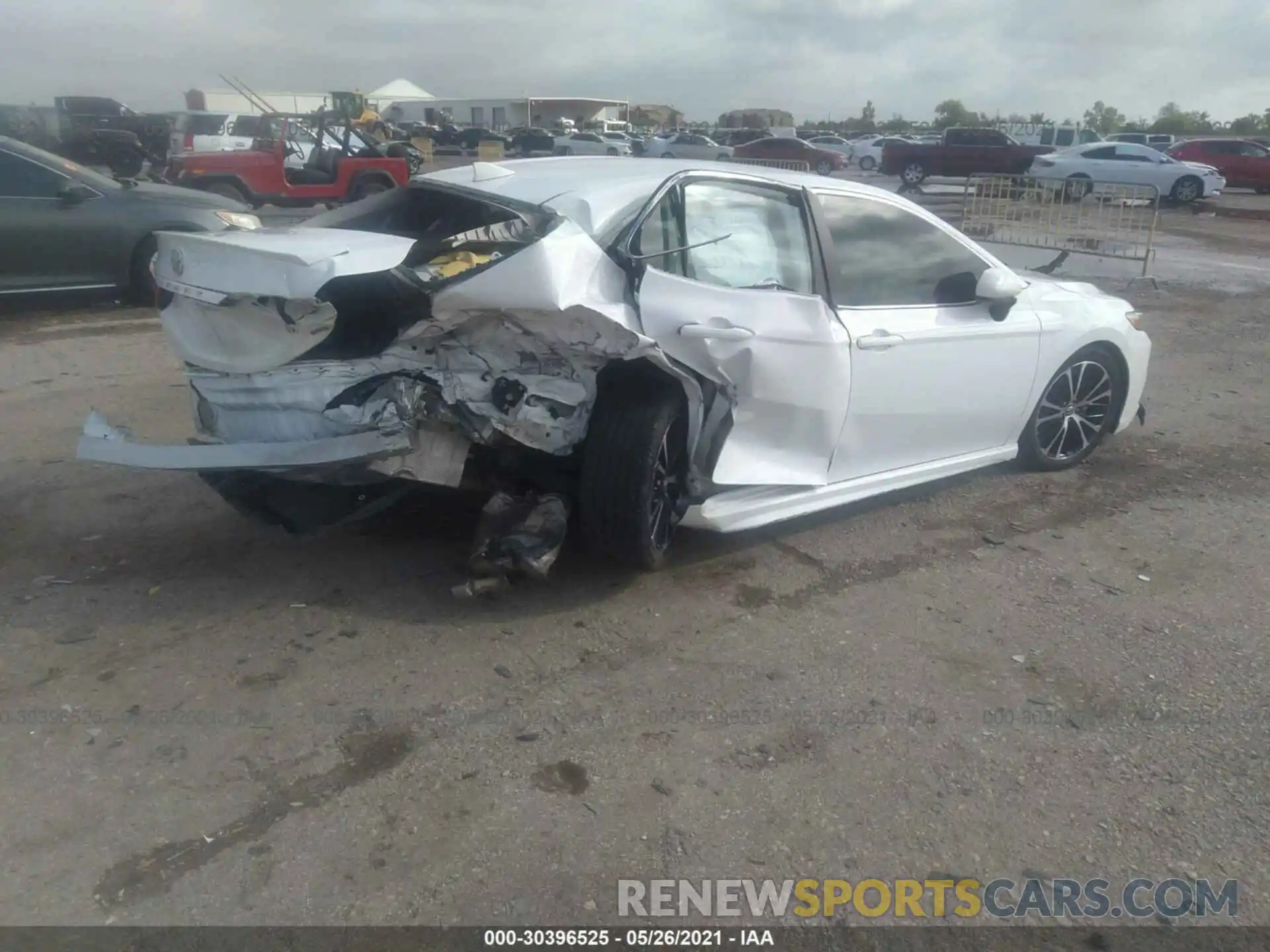 4 Photograph of a damaged car 4T1B11HK7KU748611 TOYOTA CAMRY 2019