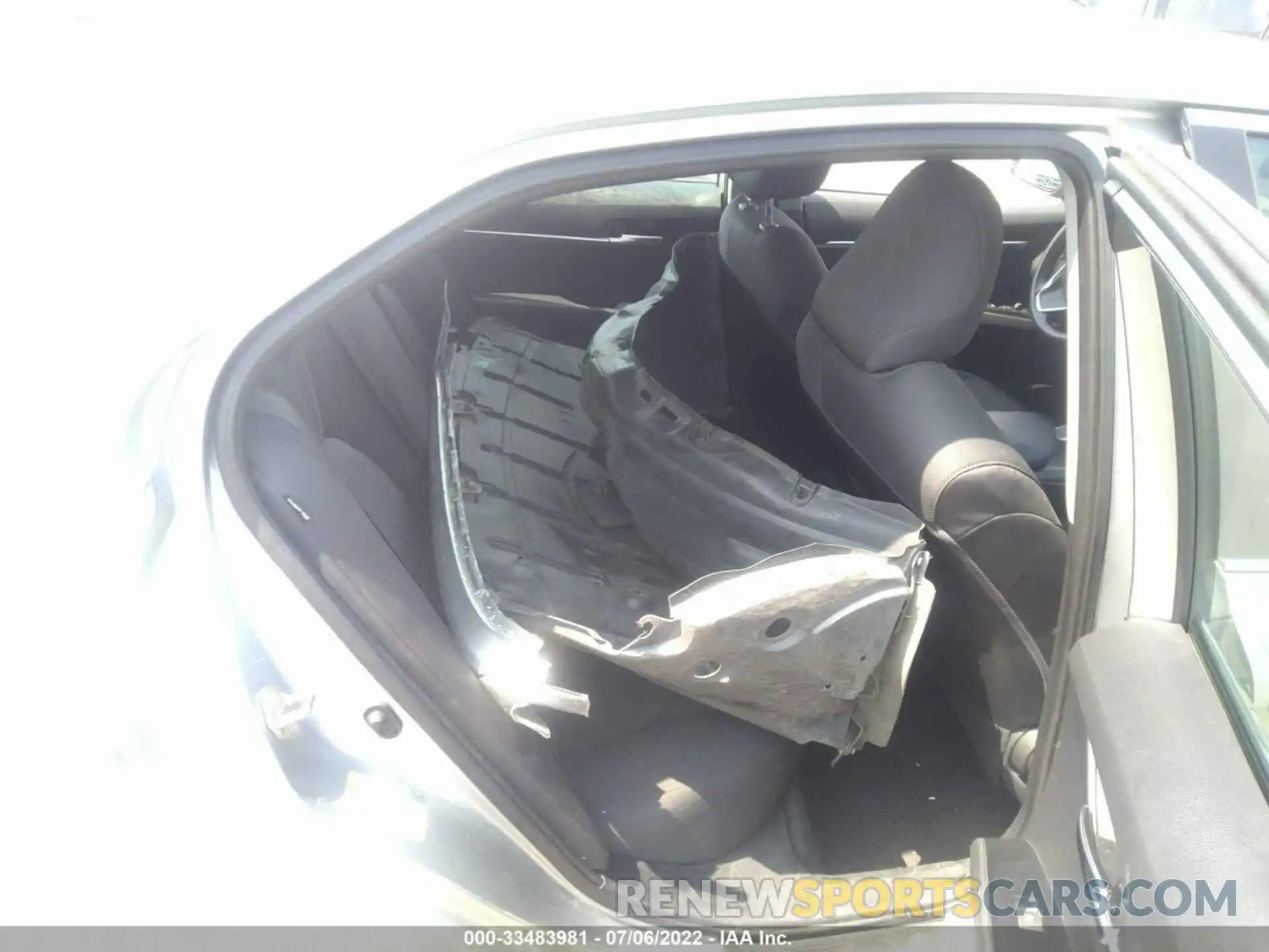 8 Photograph of a damaged car 4T1B11HK7KU753856 TOYOTA CAMRY 2019