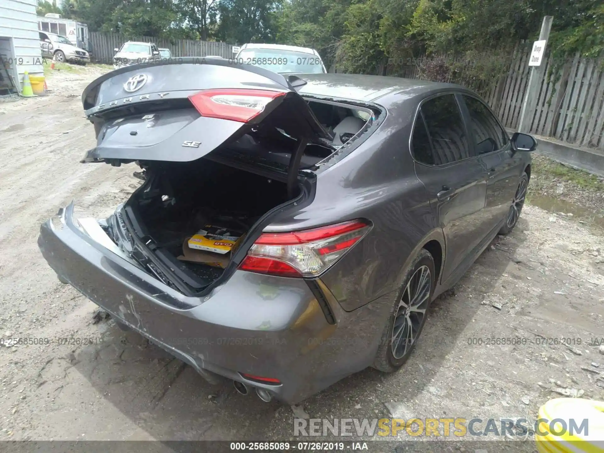 4 Photograph of a damaged car 4T1B11HK7KU754814 TOYOTA CAMRY 2019