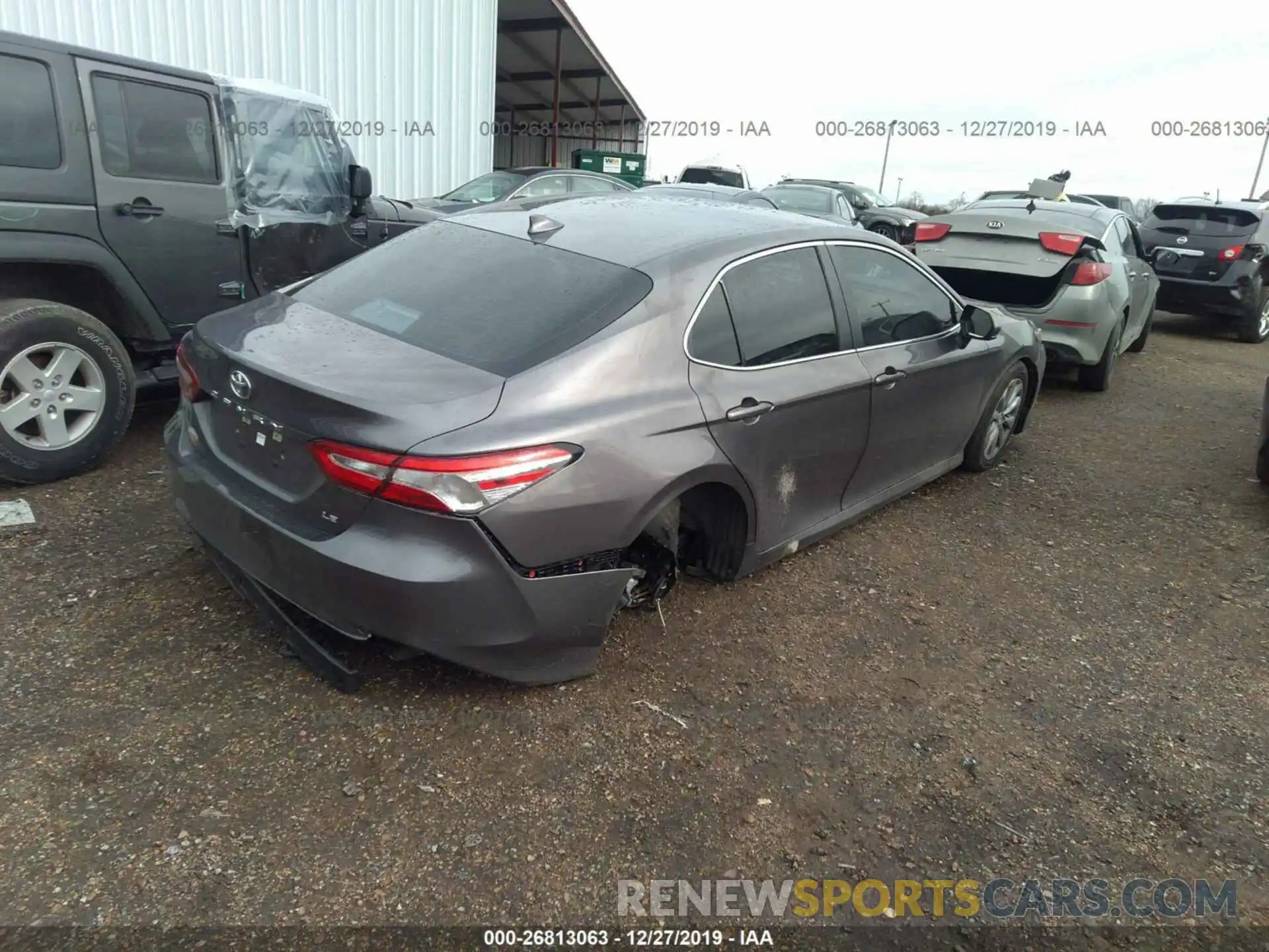 4 Фотография поврежденного автомобиля 4T1B11HK7KU755767 TOYOTA CAMRY 2019