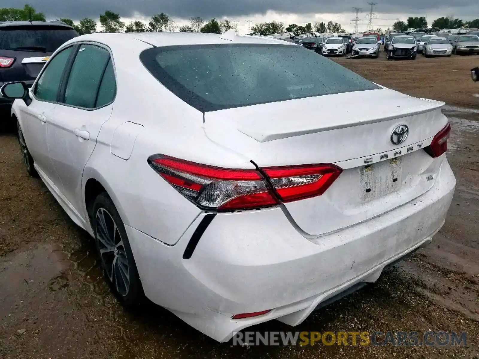 3 Photograph of a damaged car 4T1B11HK7KU757373 TOYOTA CAMRY 2019