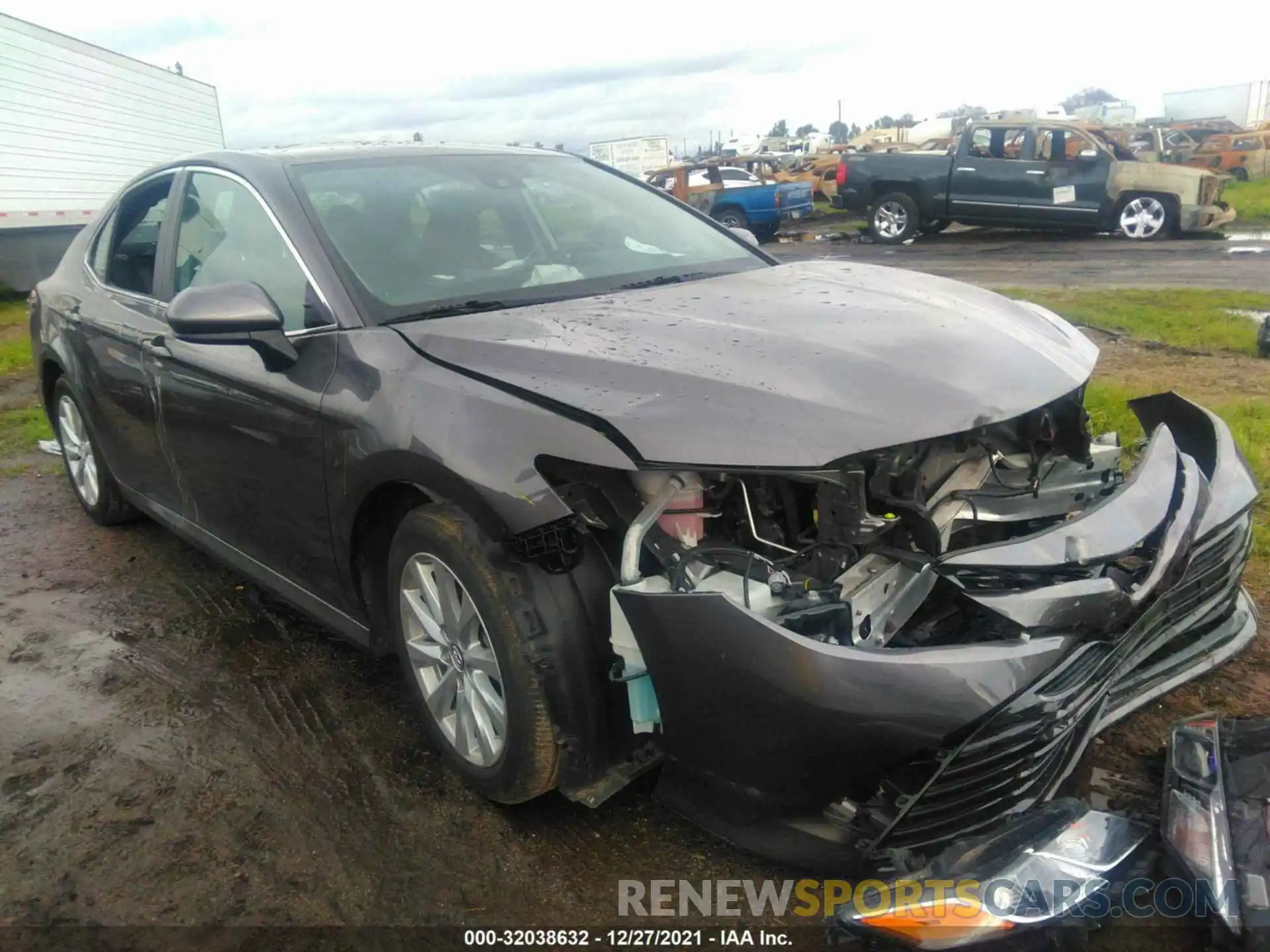 1 Photograph of a damaged car 4T1B11HK7KU758006 TOYOTA CAMRY 2019