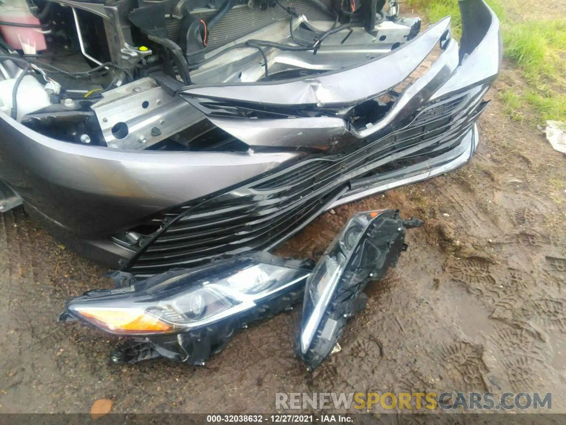 12 Photograph of a damaged car 4T1B11HK7KU758006 TOYOTA CAMRY 2019