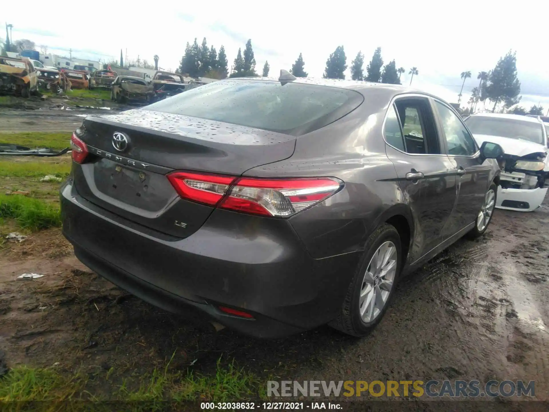 4 Photograph of a damaged car 4T1B11HK7KU758006 TOYOTA CAMRY 2019