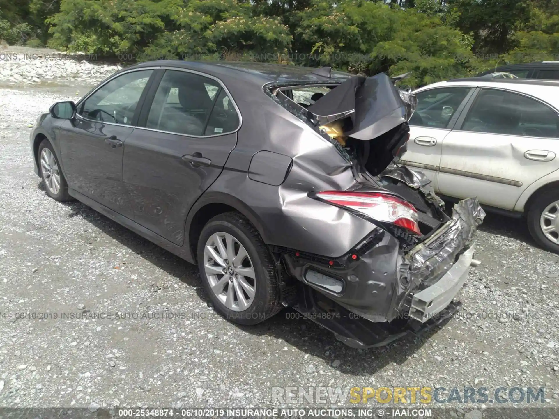 3 Photograph of a damaged car 4T1B11HK7KU760368 TOYOTA CAMRY 2019