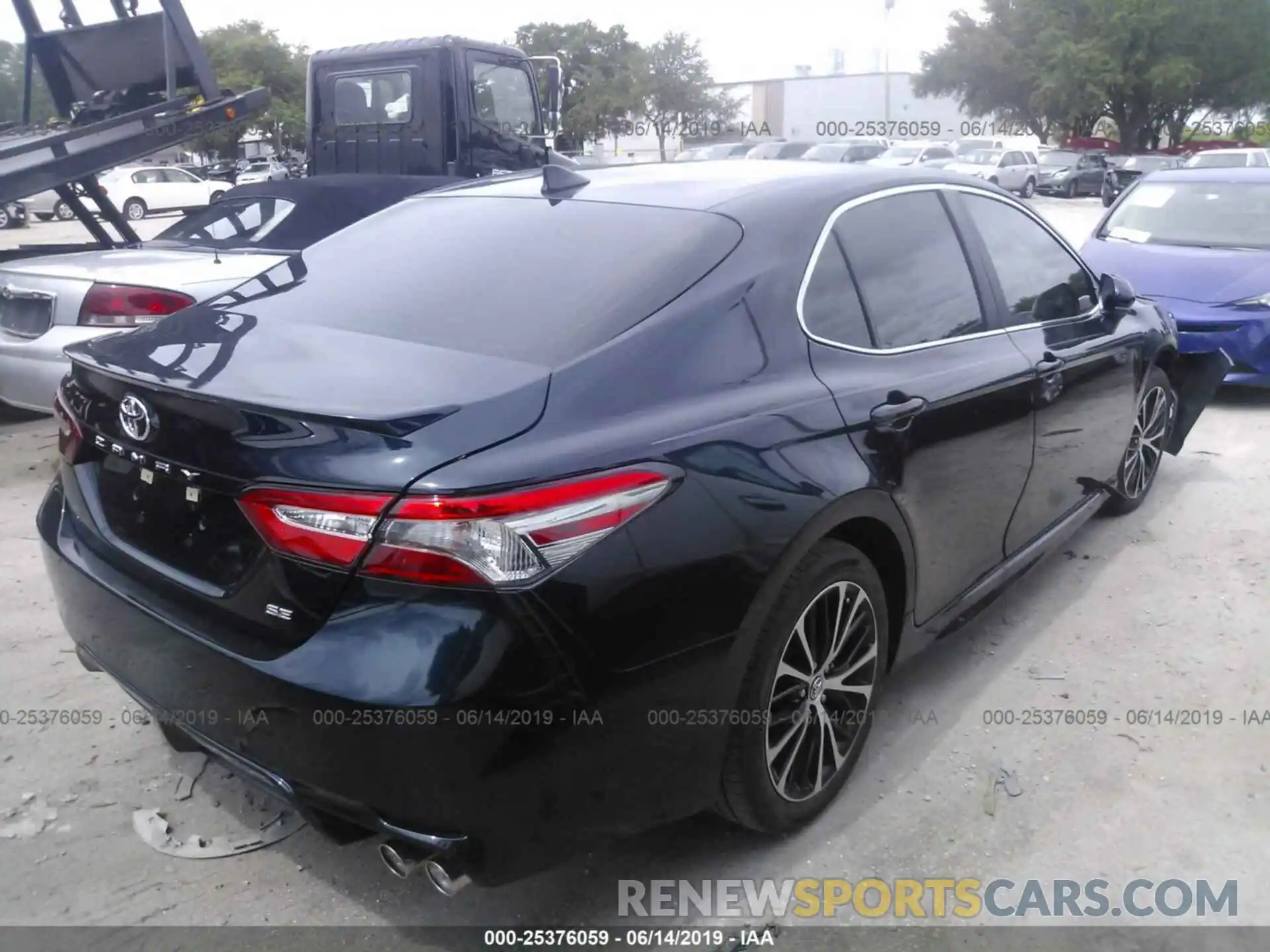 4 Photograph of a damaged car 4T1B11HK7KU765103 TOYOTA CAMRY 2019