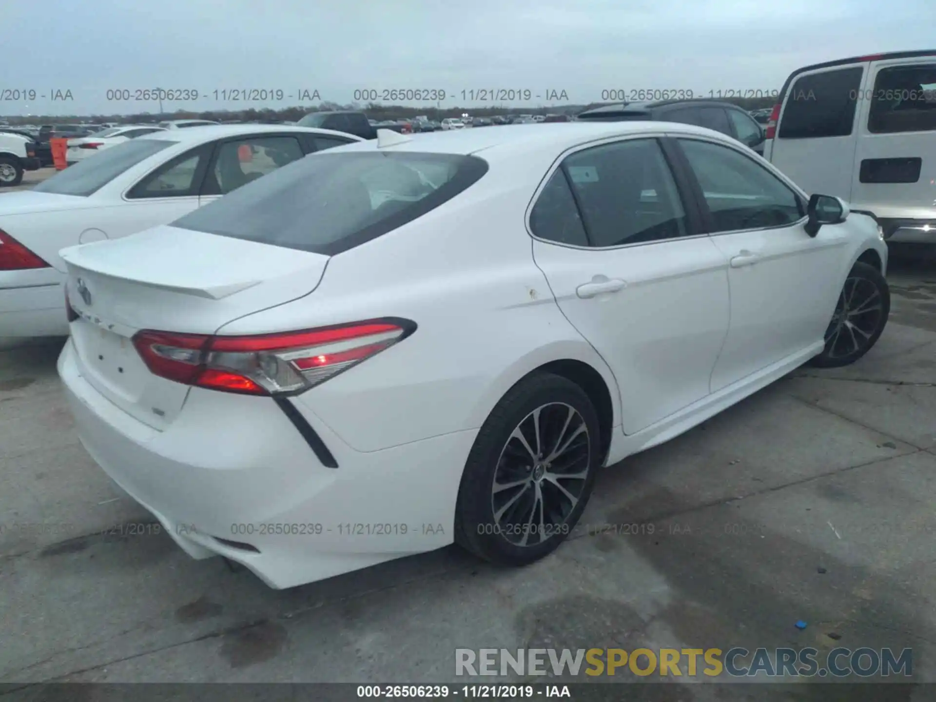 4 Фотография поврежденного автомобиля 4T1B11HK7KU765568 TOYOTA CAMRY 2019