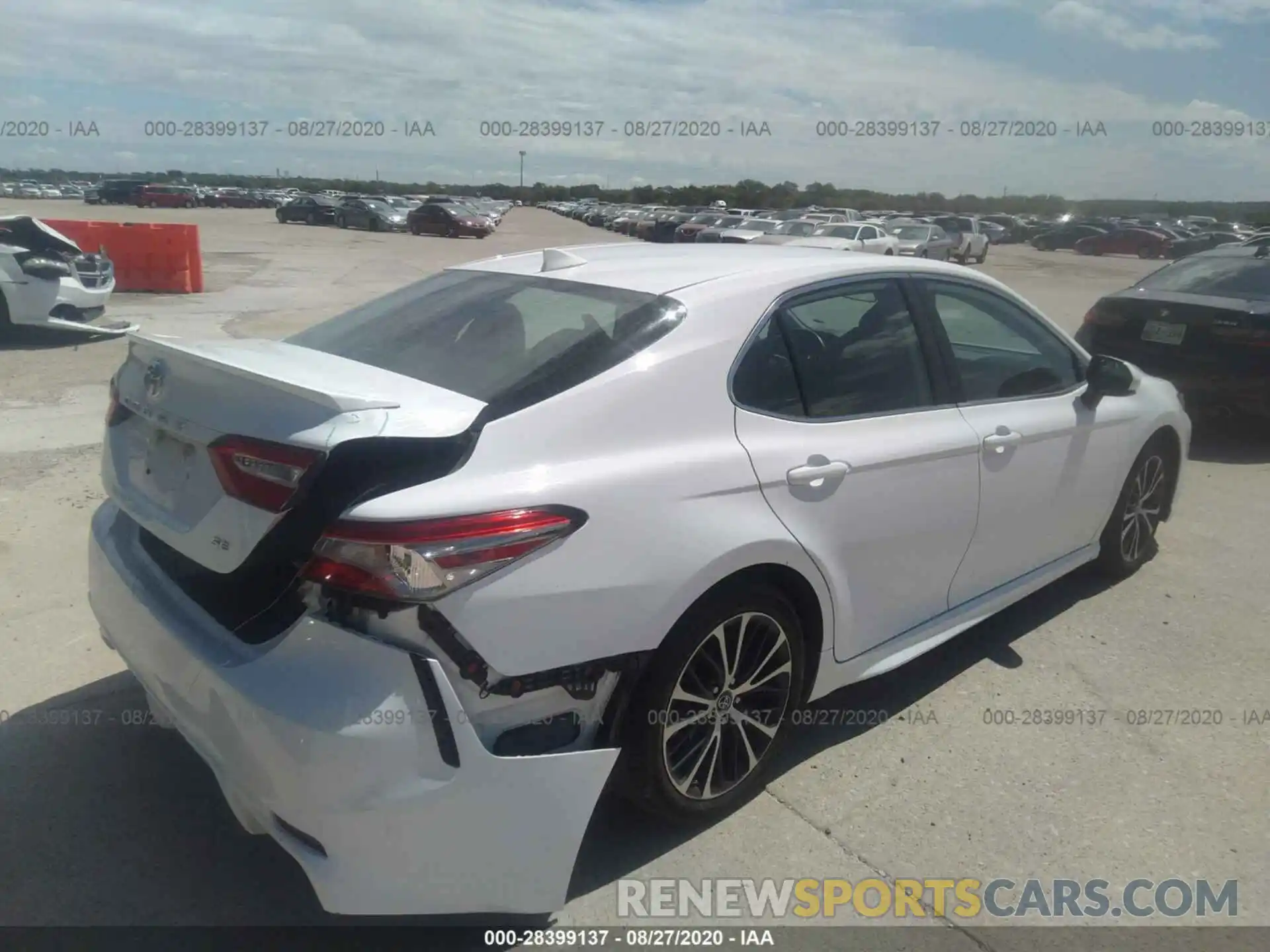 4 Photograph of a damaged car 4T1B11HK7KU766350 TOYOTA CAMRY 2019