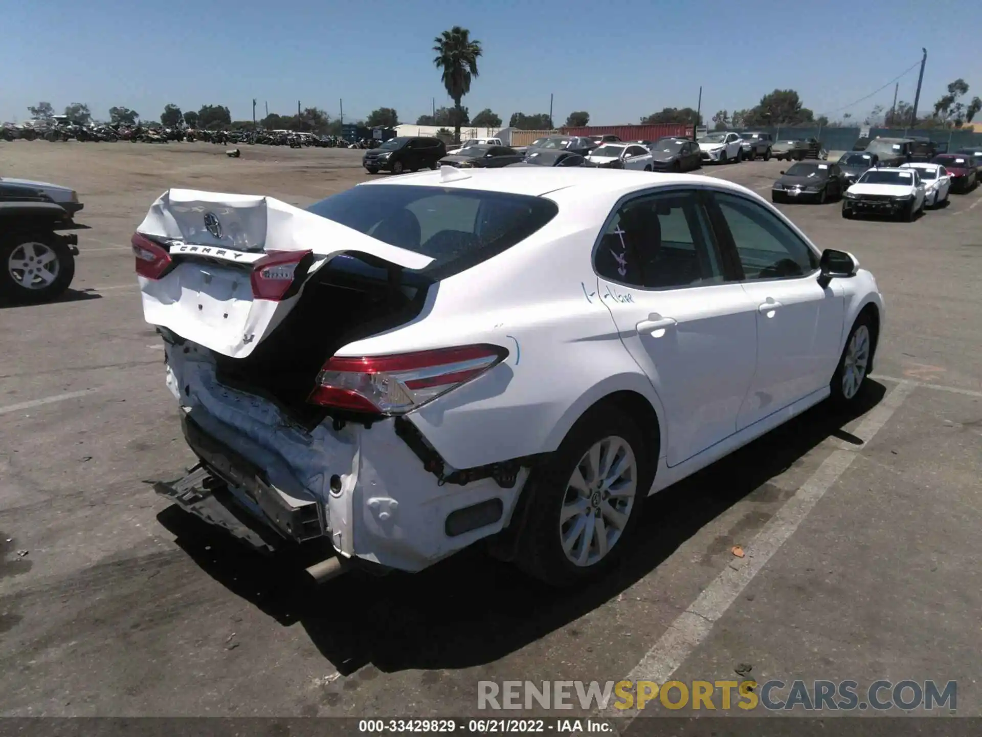 4 Photograph of a damaged car 4T1B11HK7KU770415 TOYOTA CAMRY 2019