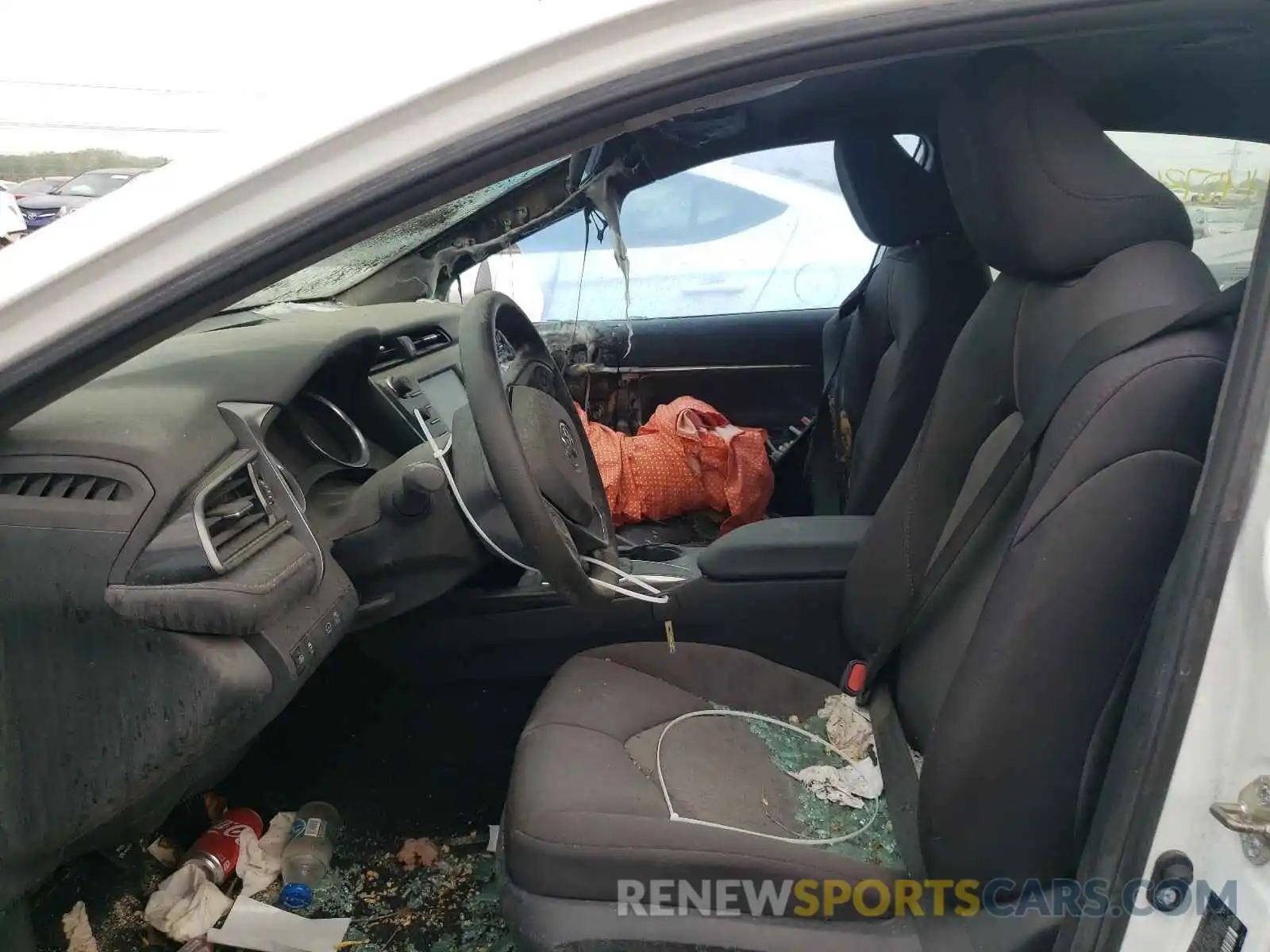 5 Photograph of a damaged car 4T1B11HK7KU773976 TOYOTA CAMRY 2019