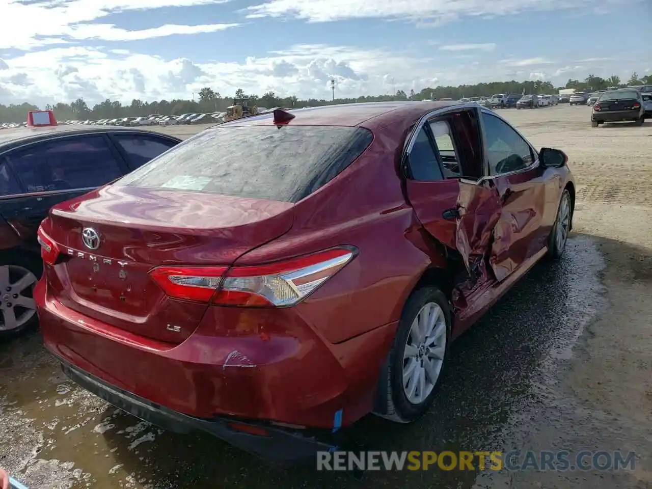 4 Photograph of a damaged car 4T1B11HK7KU777011 TOYOTA CAMRY 2019